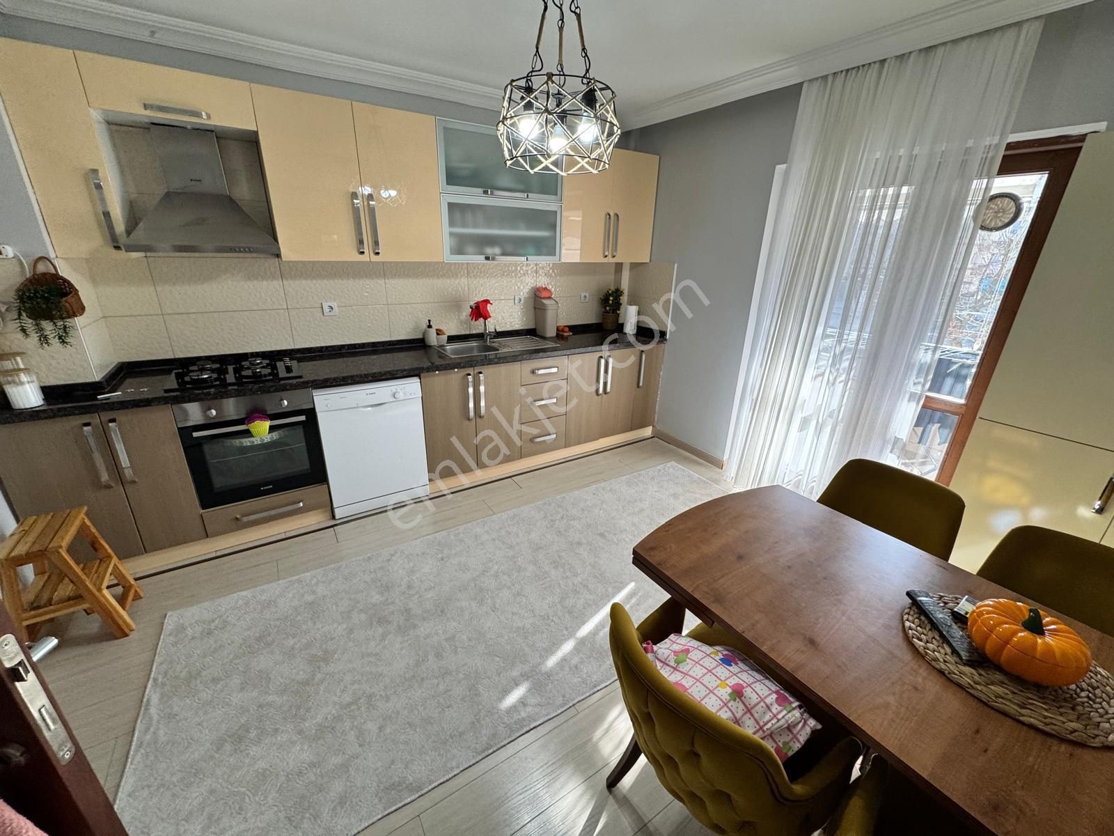 Hayal^den Malazgirt Mh 3+1 E.banyolu - Asansörlü Yapılı Daire - Görsel 2