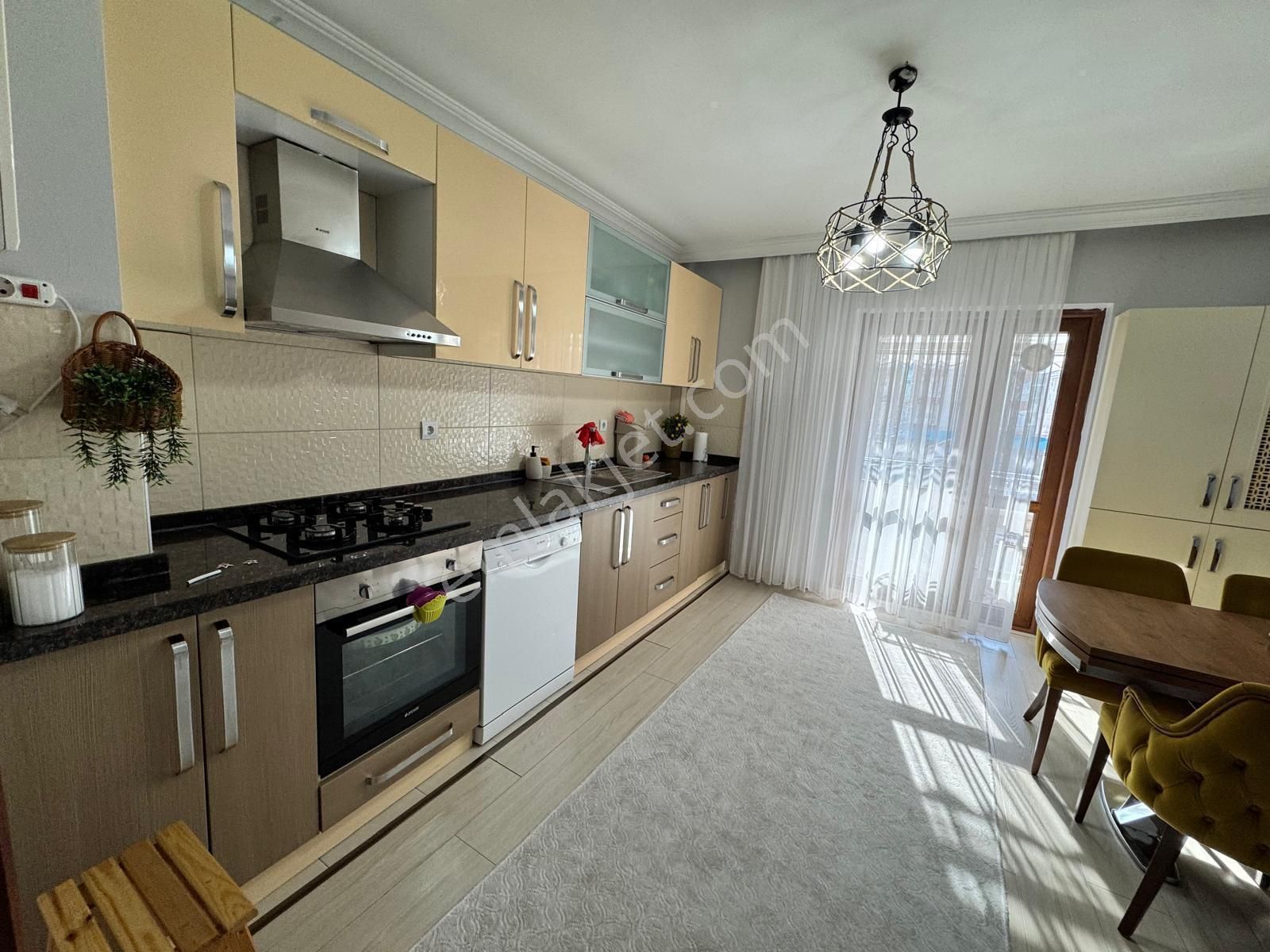 Hayal^den Malazgirt Mh 3+1 E.banyolu - Asansörlü Yapılı Daire