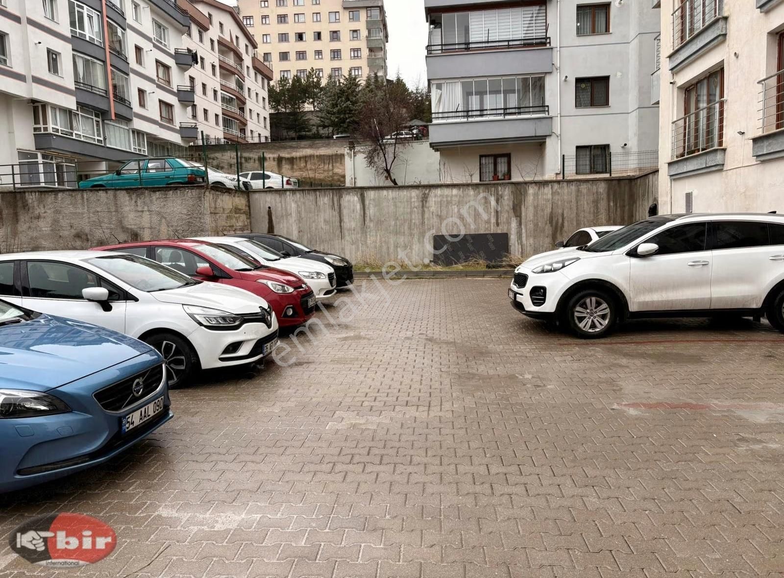 Huzur Mahallesinde 1+1 Kiralık Daire - Görsel 2