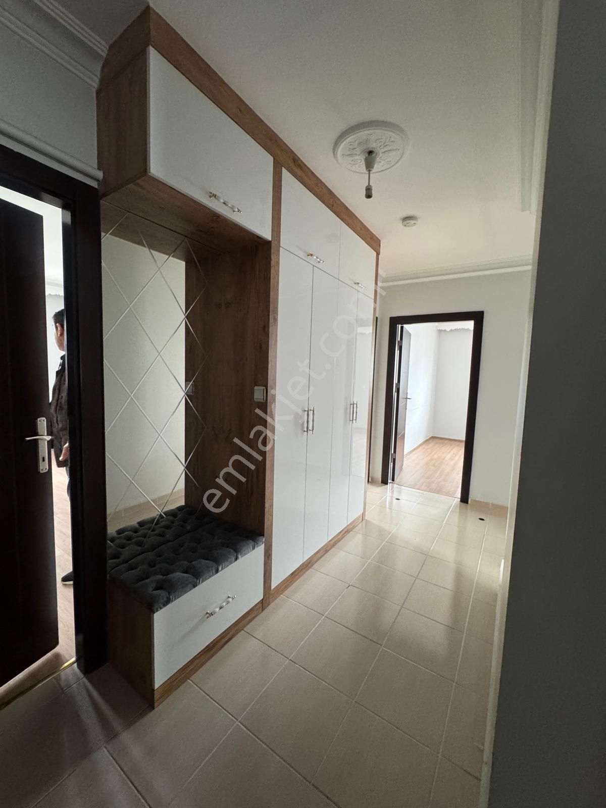 Atatürk Mahallesinde 3+1 Asansörlü Geniş Fırsat Daire - Görsel 23