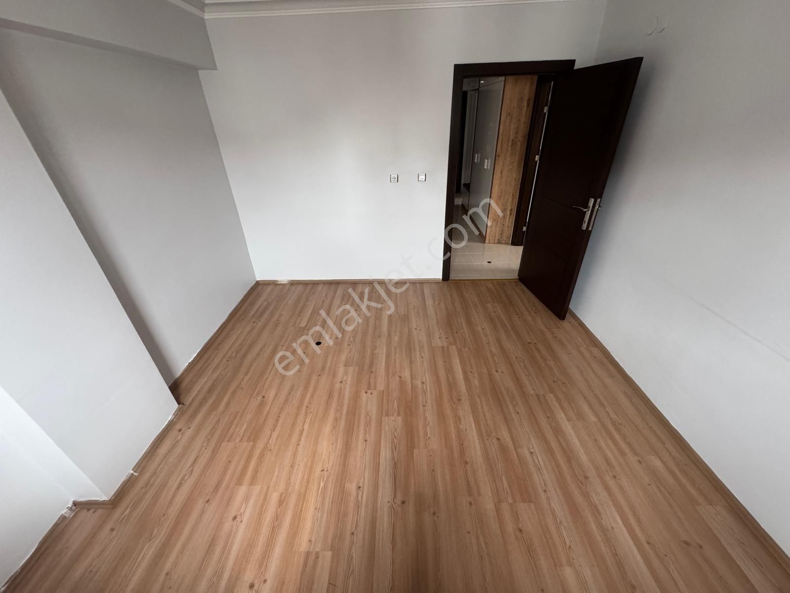 Atatürk Mahallesinde 3+1 Asansörlü Geniş Fırsat Daire - Görsel 17