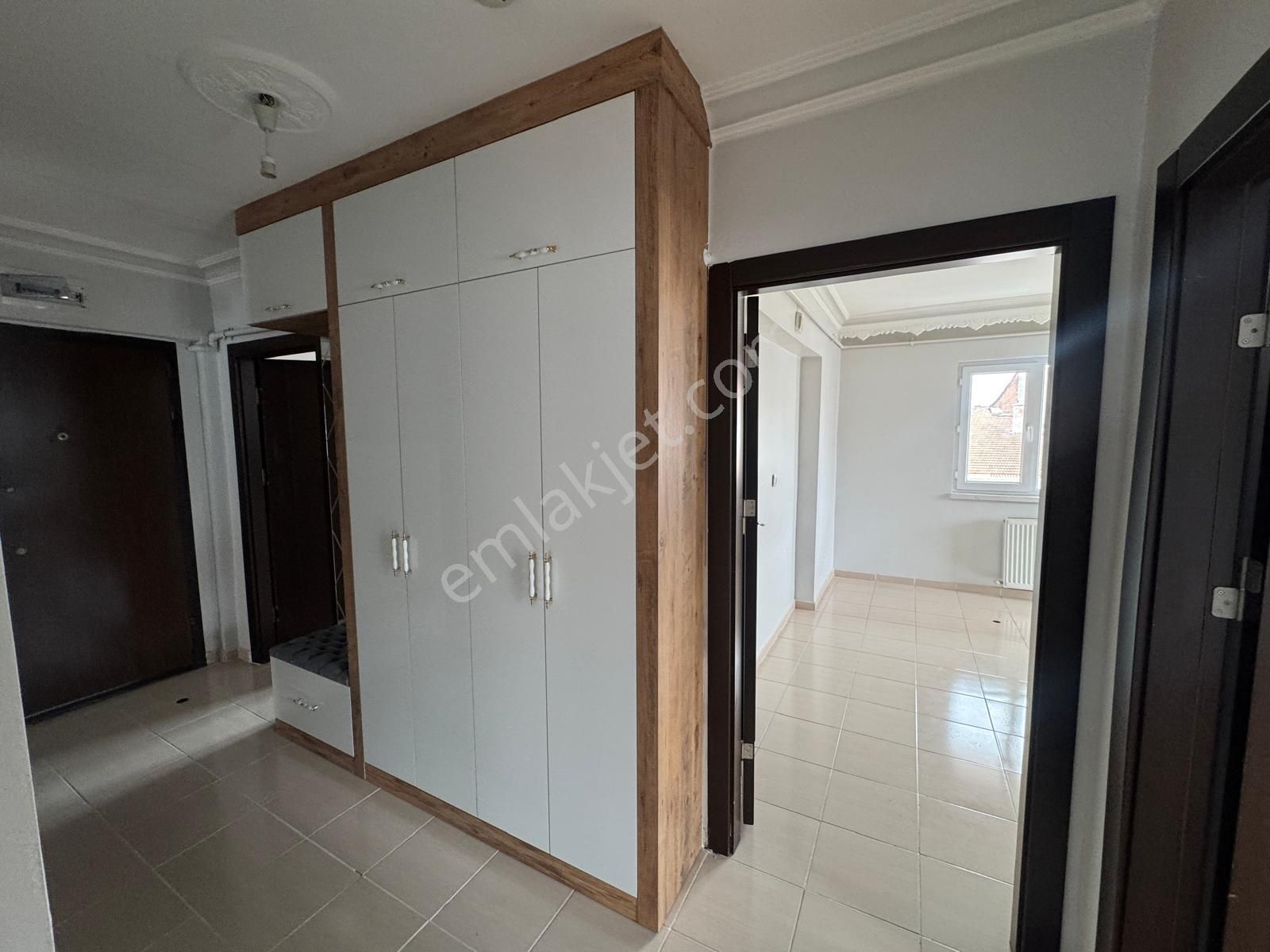 Atatürk Mahallesinde 3+1 Asansörlü Geniş Fırsat Daire - Görsel 25