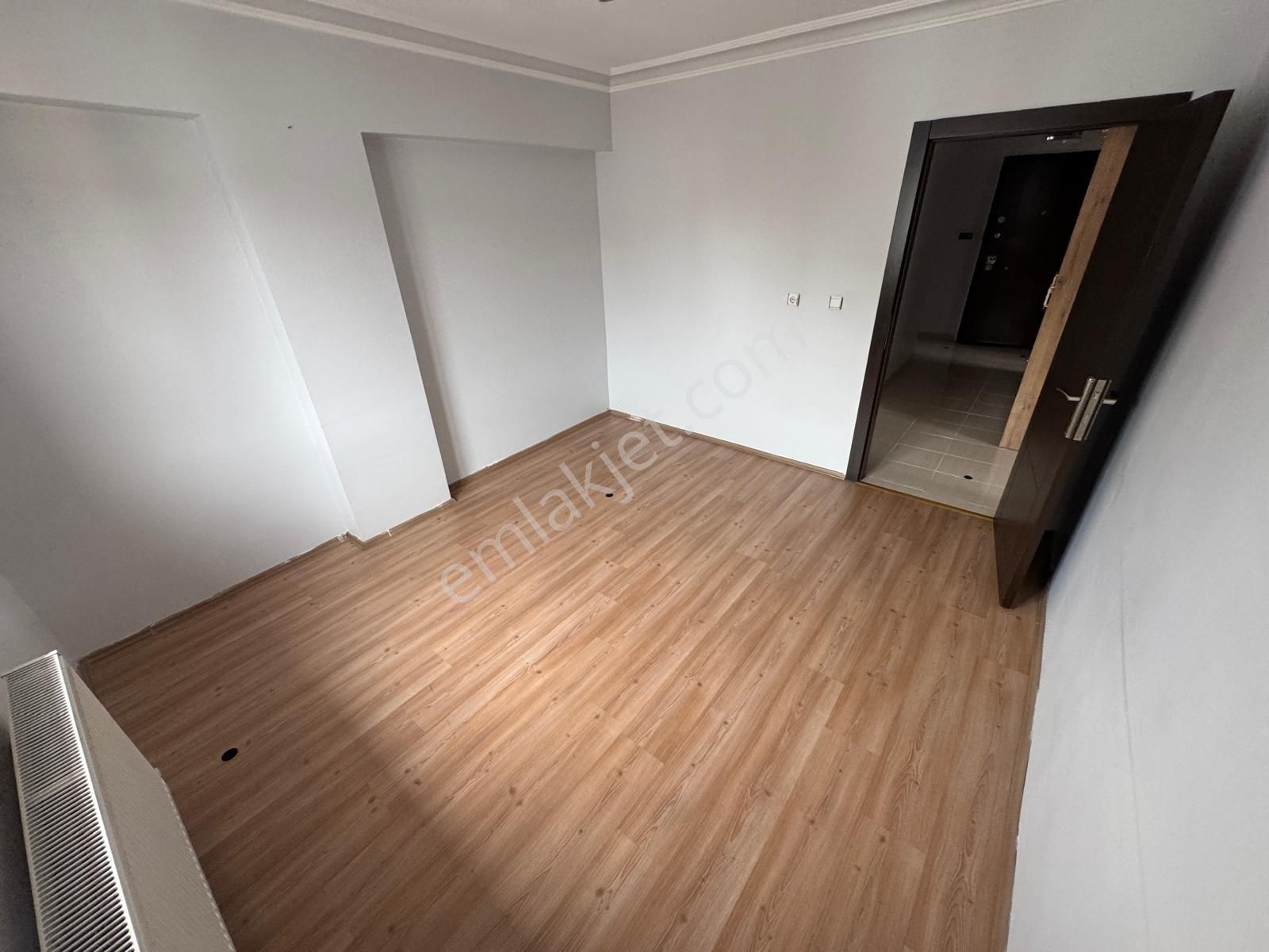 Atatürk Mahallesinde 3+1 Asansörlü Geniş Fırsat Daire - Görsel 14