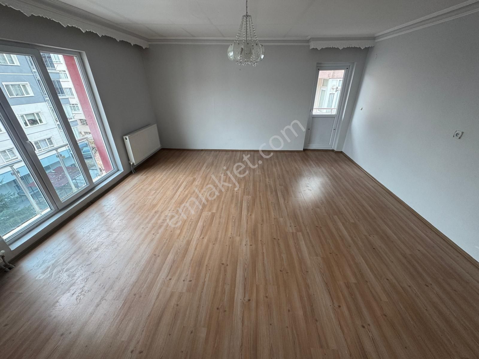 Atatürk Mahallesinde 3+1 Asansörlü Geniş Fırsat Daire - Görsel 11