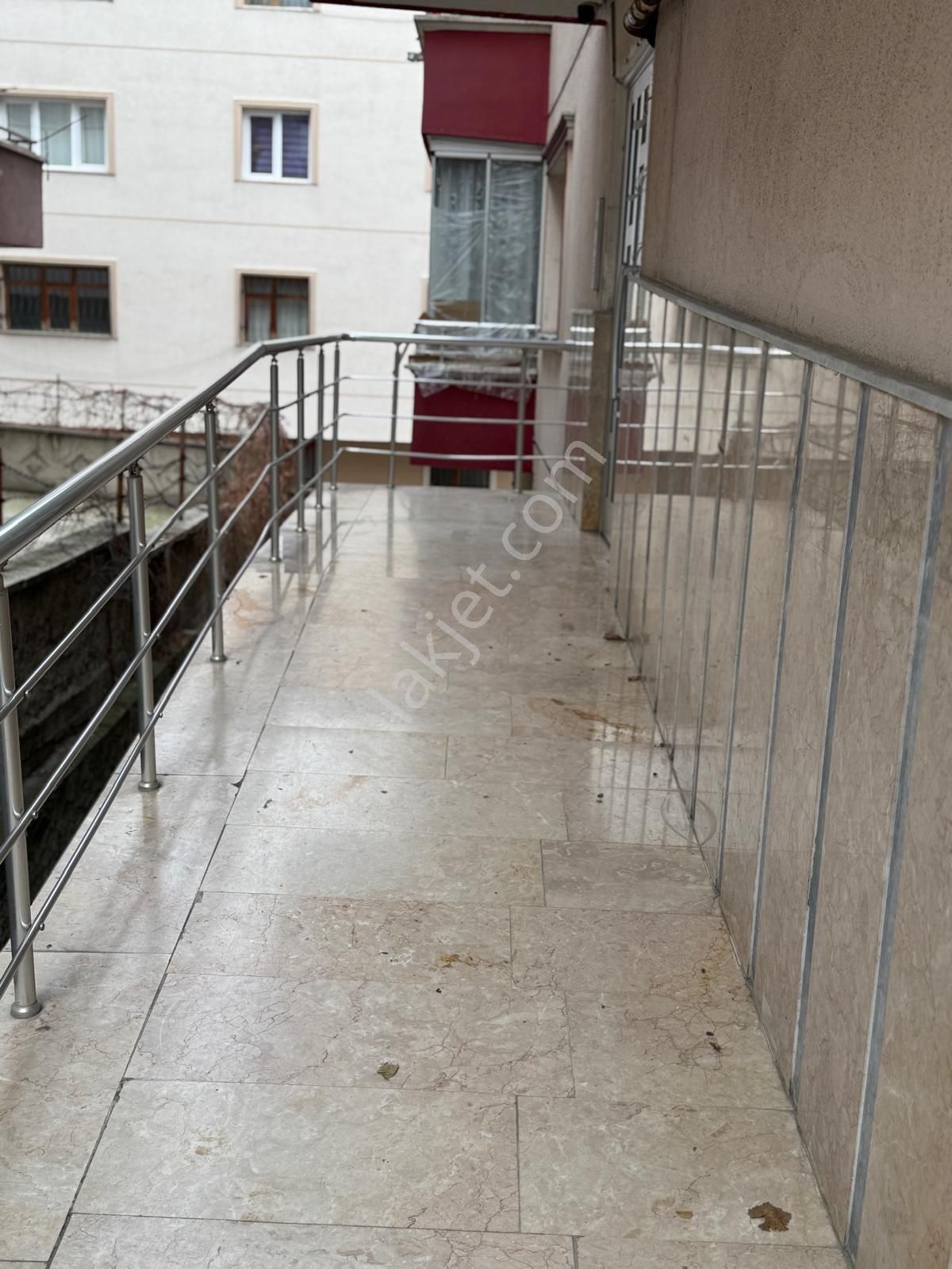 Atatürk Mahallesinde 3+1 Asansörlü Geniş Fırsat Daire - Görsel 34