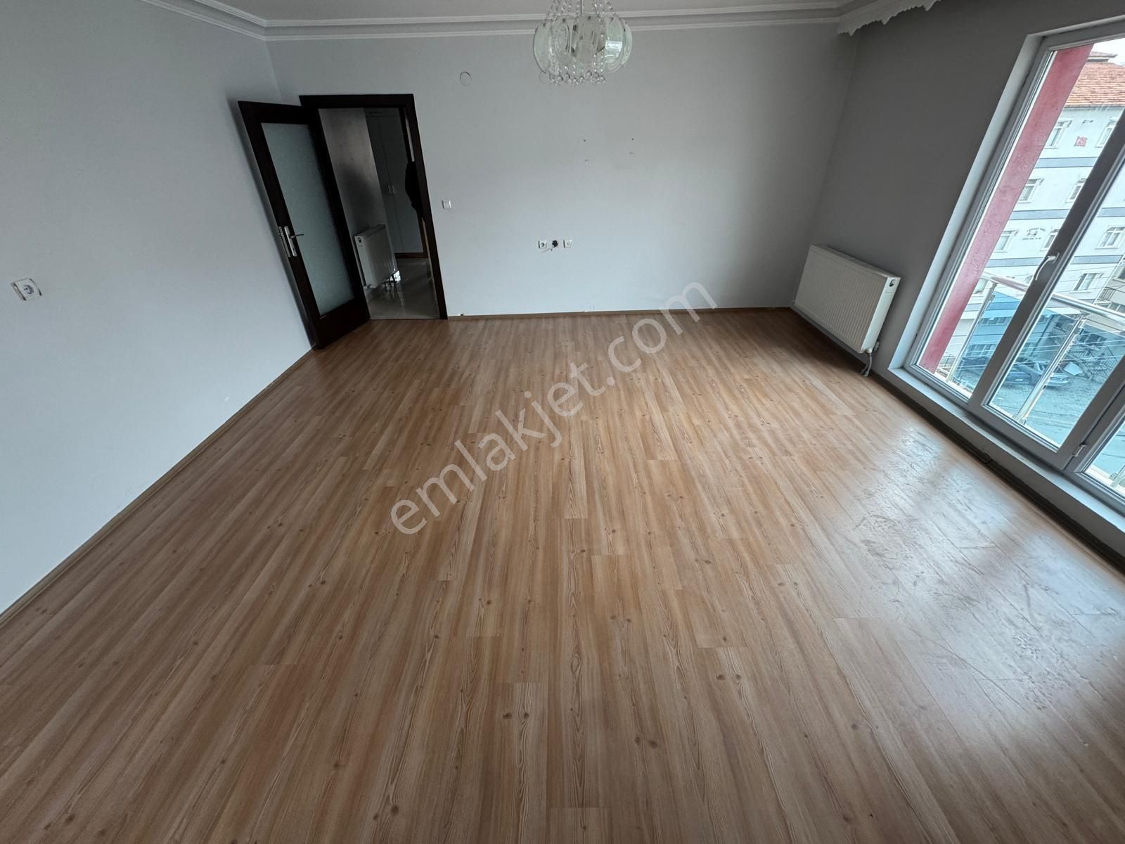 Atatürk Mahallesinde 3+1 Asansörlü Geniş Fırsat Daire - Görsel 13