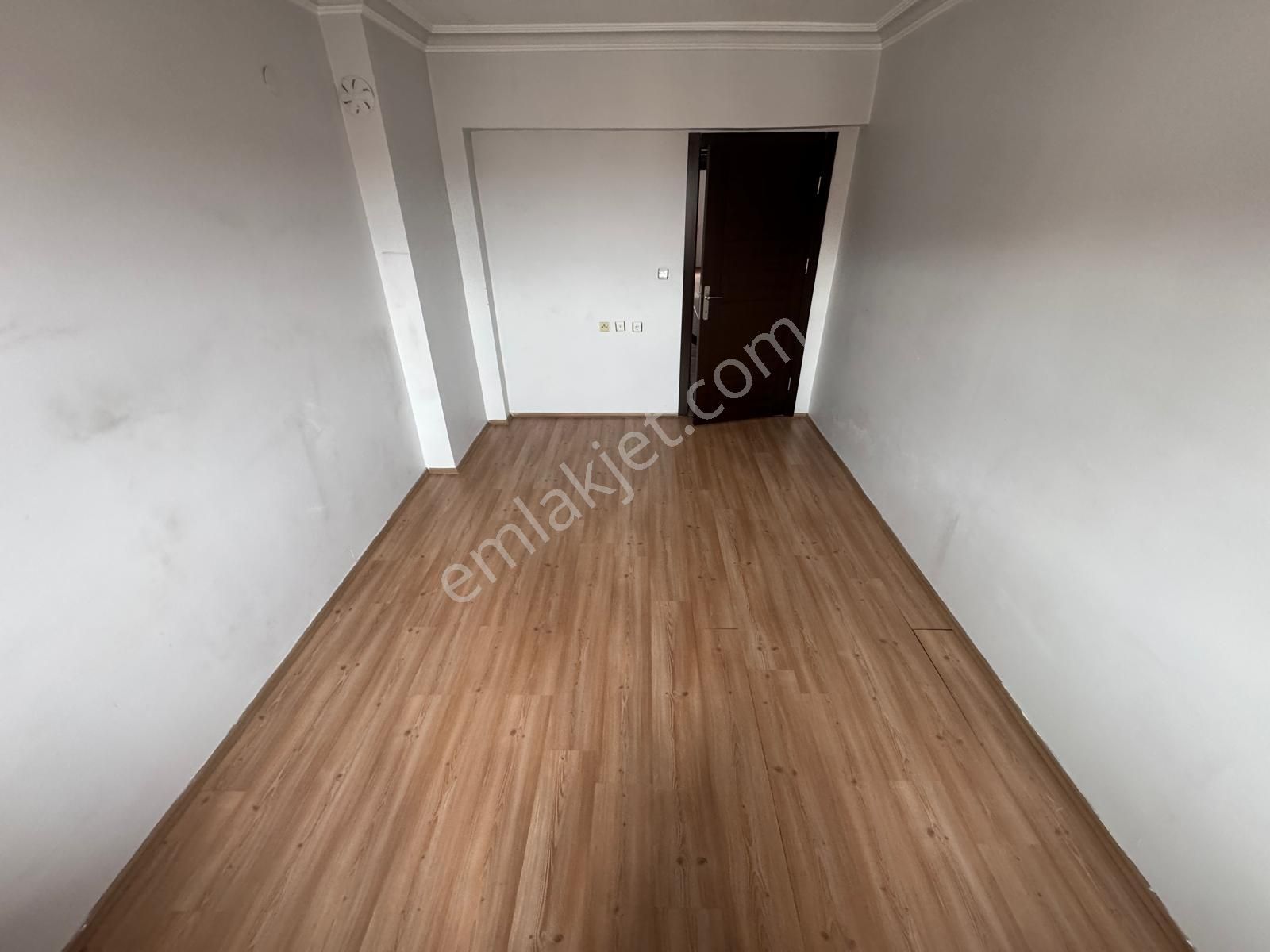 Atatürk Mahallesinde 3+1 Asansörlü Geniş Fırsat Daire - Görsel 19