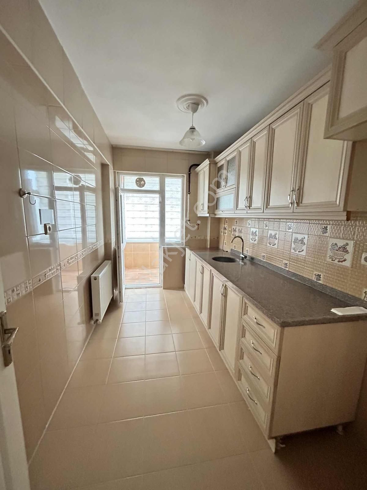 Çerkezköy Merkezi Konumda Kiralık 3+1 Daire - Görsel 3