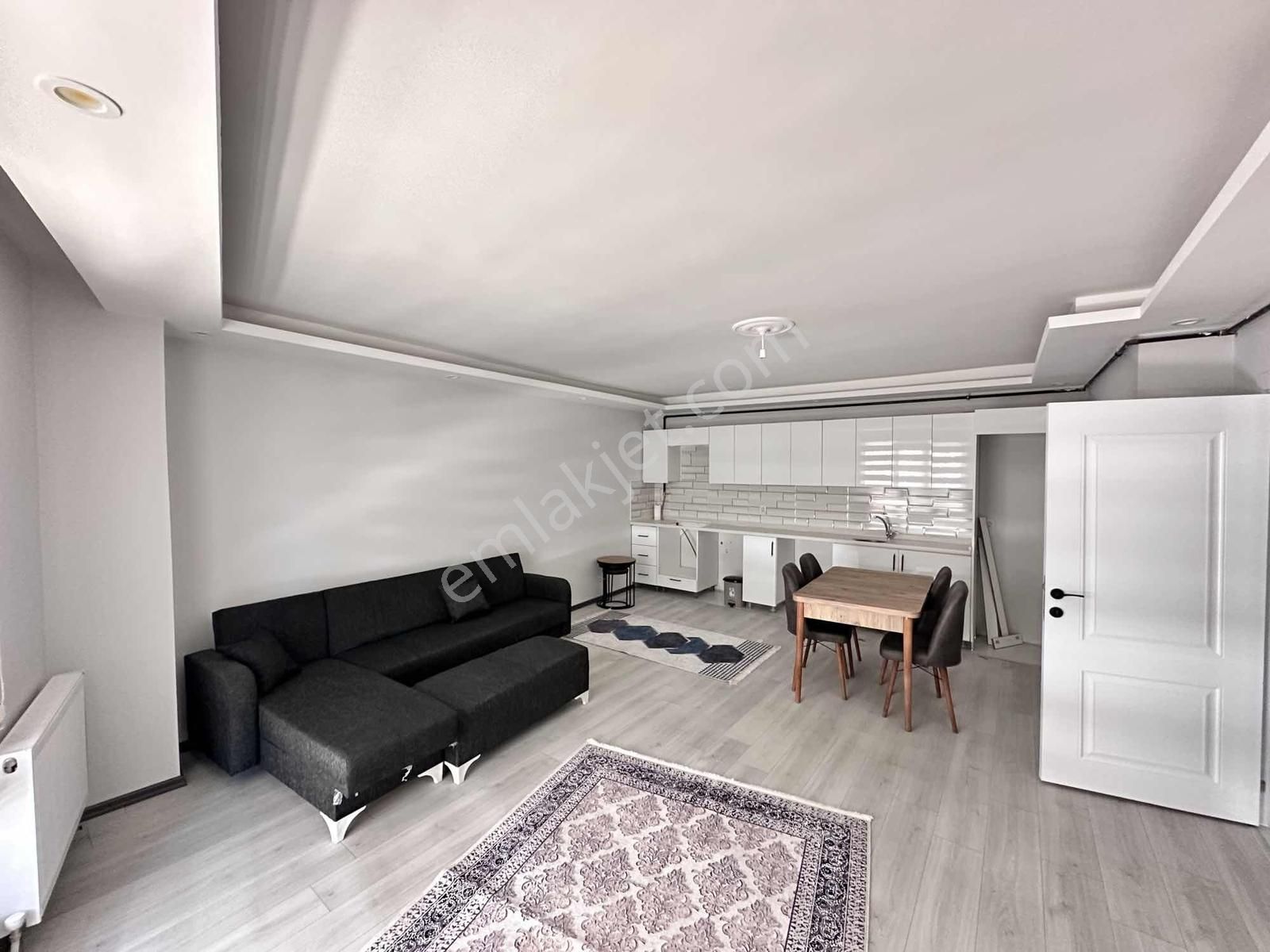 "istasyon Mah. Tam Dizayn Eşyalı 1+1 Dairemiz Kiralıktır" - Görsel 7