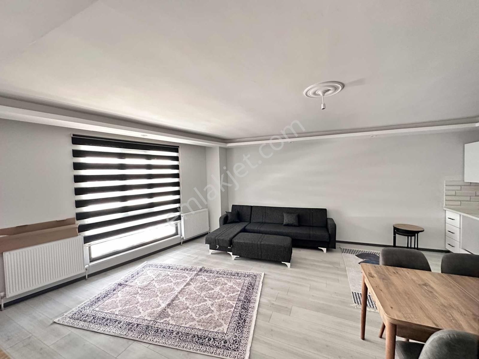 "istasyon Mah. Tam Dizayn Eşyalı 1+1 Dairemiz Kiralıktır"