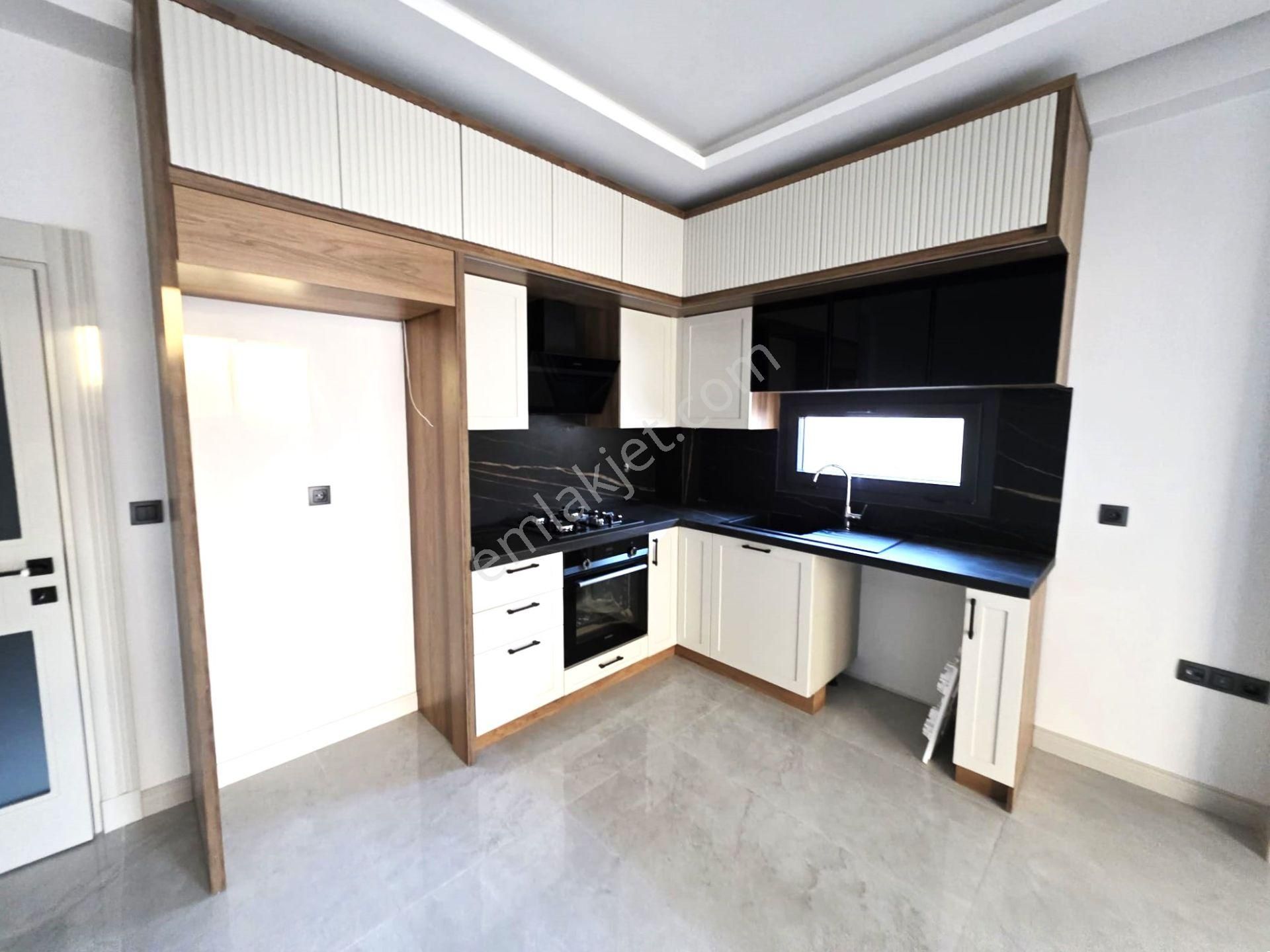 Akçay'da Aygülden Sıfır Ara Kat Denize Çok Yakın Yerden Isınmalı Geniş Cam Balkonlu 1+1satılık Daire - Görsel 3