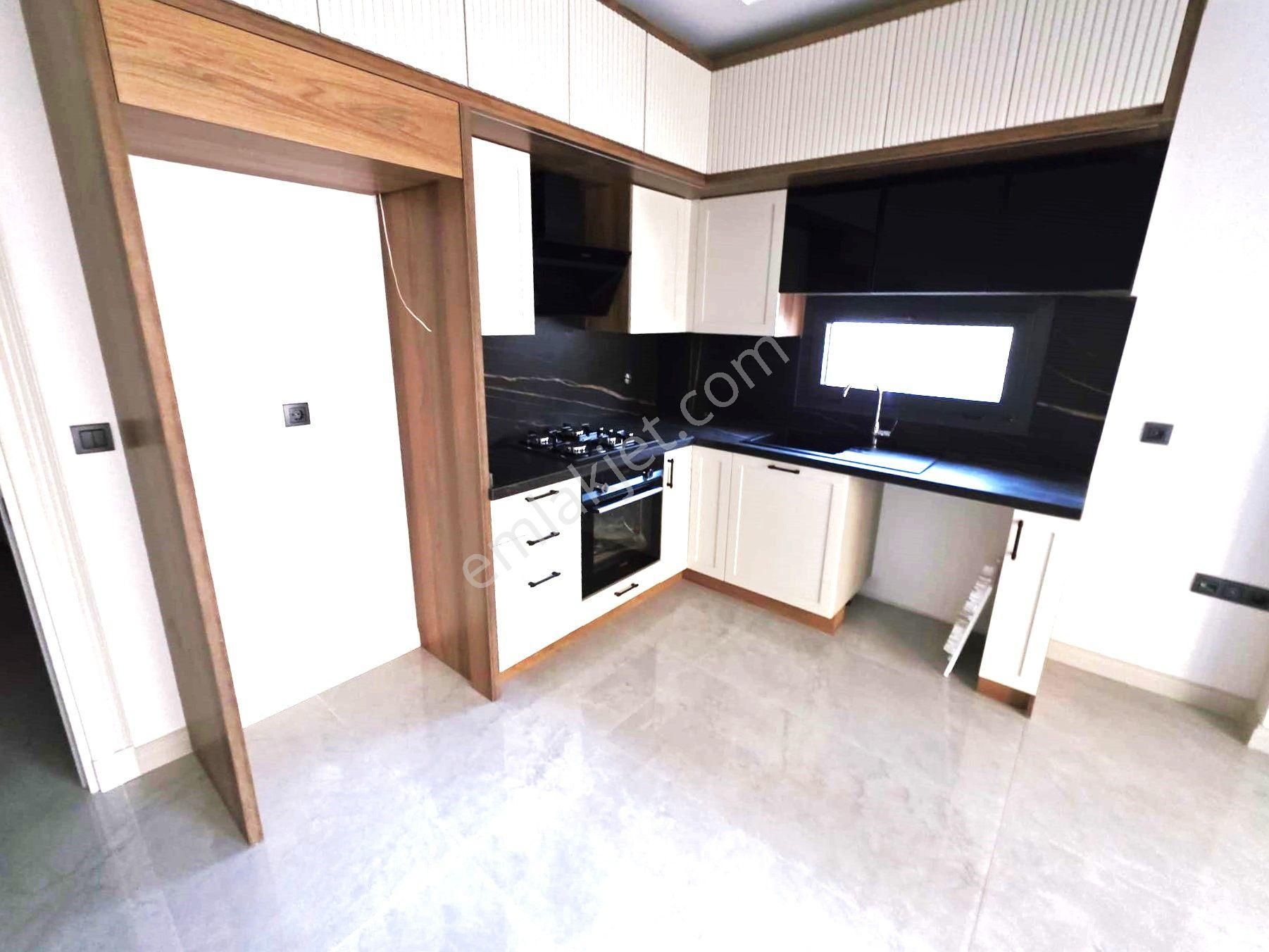 Akçay'da Aygülden Sıfır Ara Kat Denize Çok Yakın Yerden Isınmalı Geniş Cam Balkonlu 1+1satılık Daire - Görsel 13