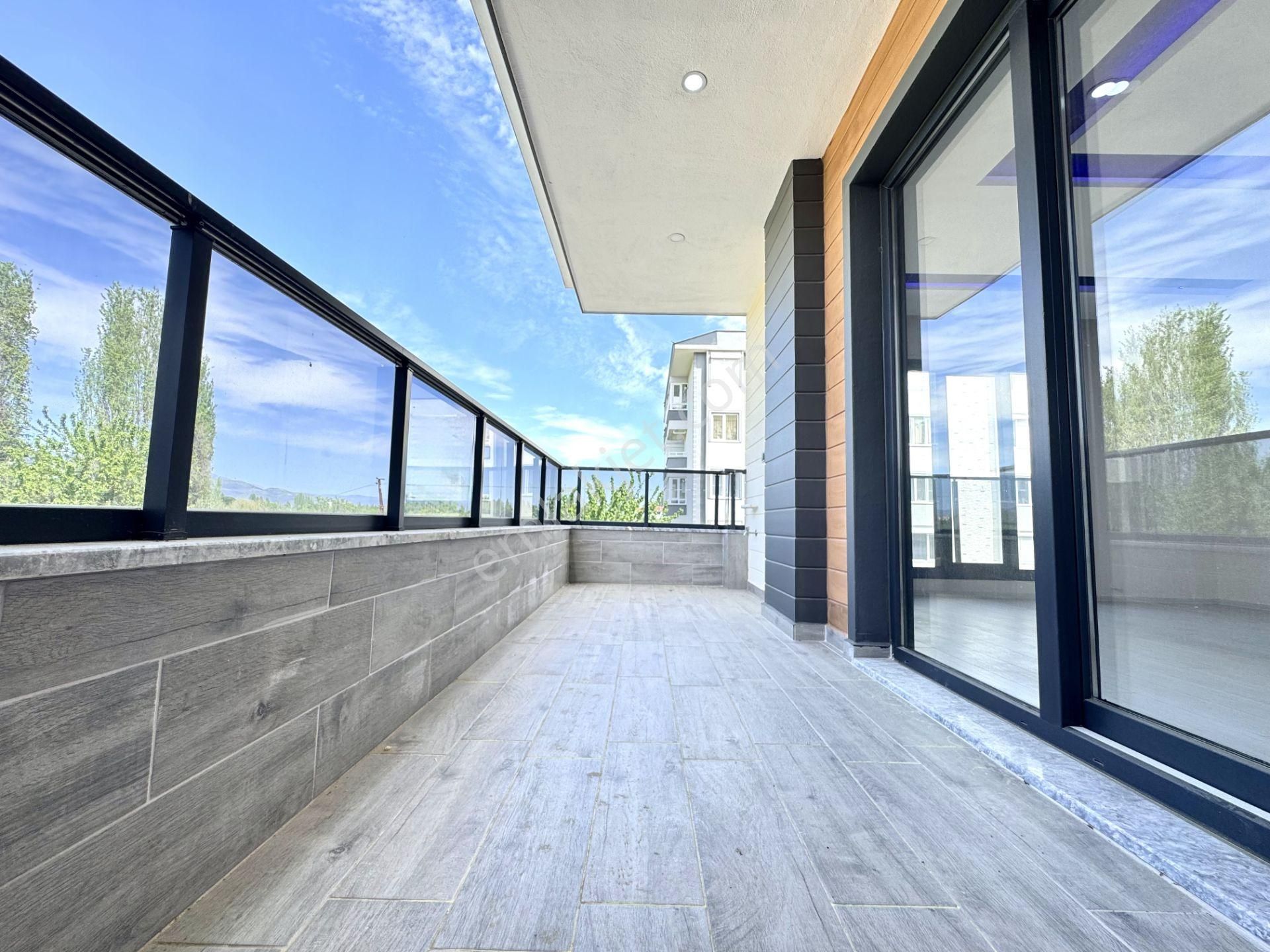 Sadece Berkay Demirel'den Altınkumda Arakat Sıfır 75 M2 1+1 Daire - Görsel 23