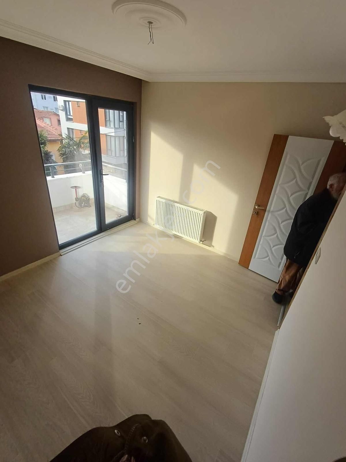 Çiftlikköy Sahil Mahallesinde Ara Kat Kiralık 3+1 Daire - Görsel 2