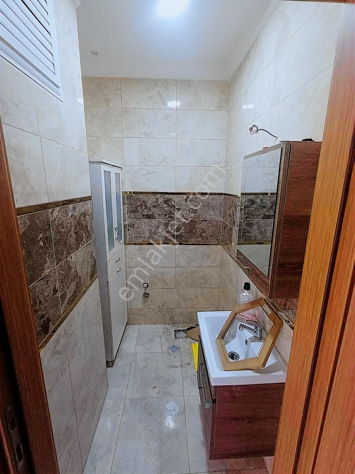 Çiftlikköy Sahil Mahallesinde Ara Kat Kiralık 3+1 Daire - Görsel 3