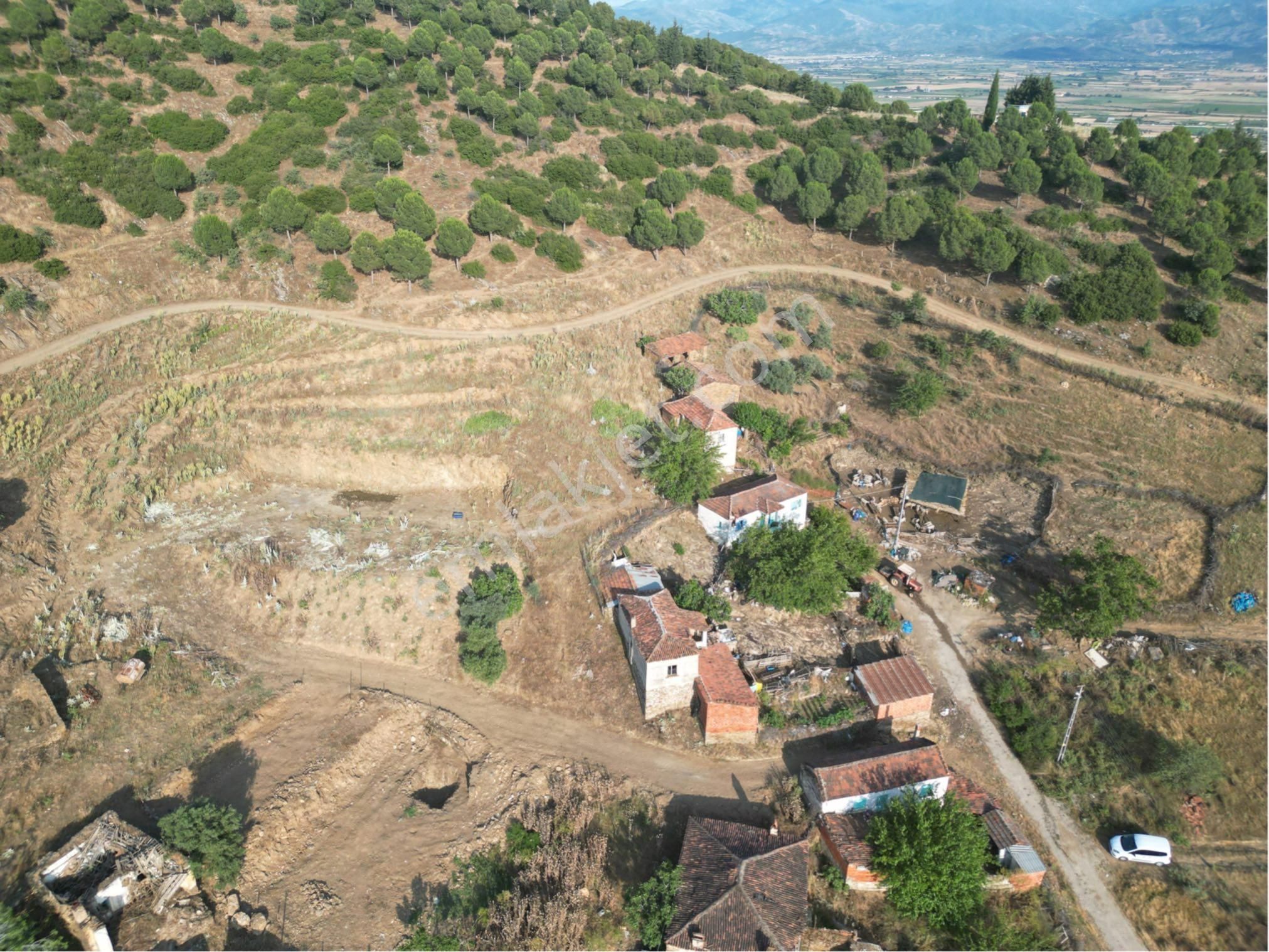 Tire Satılık Köy Evi Arsası Derebası 650 M2 Tek Tapu - Görsel 2