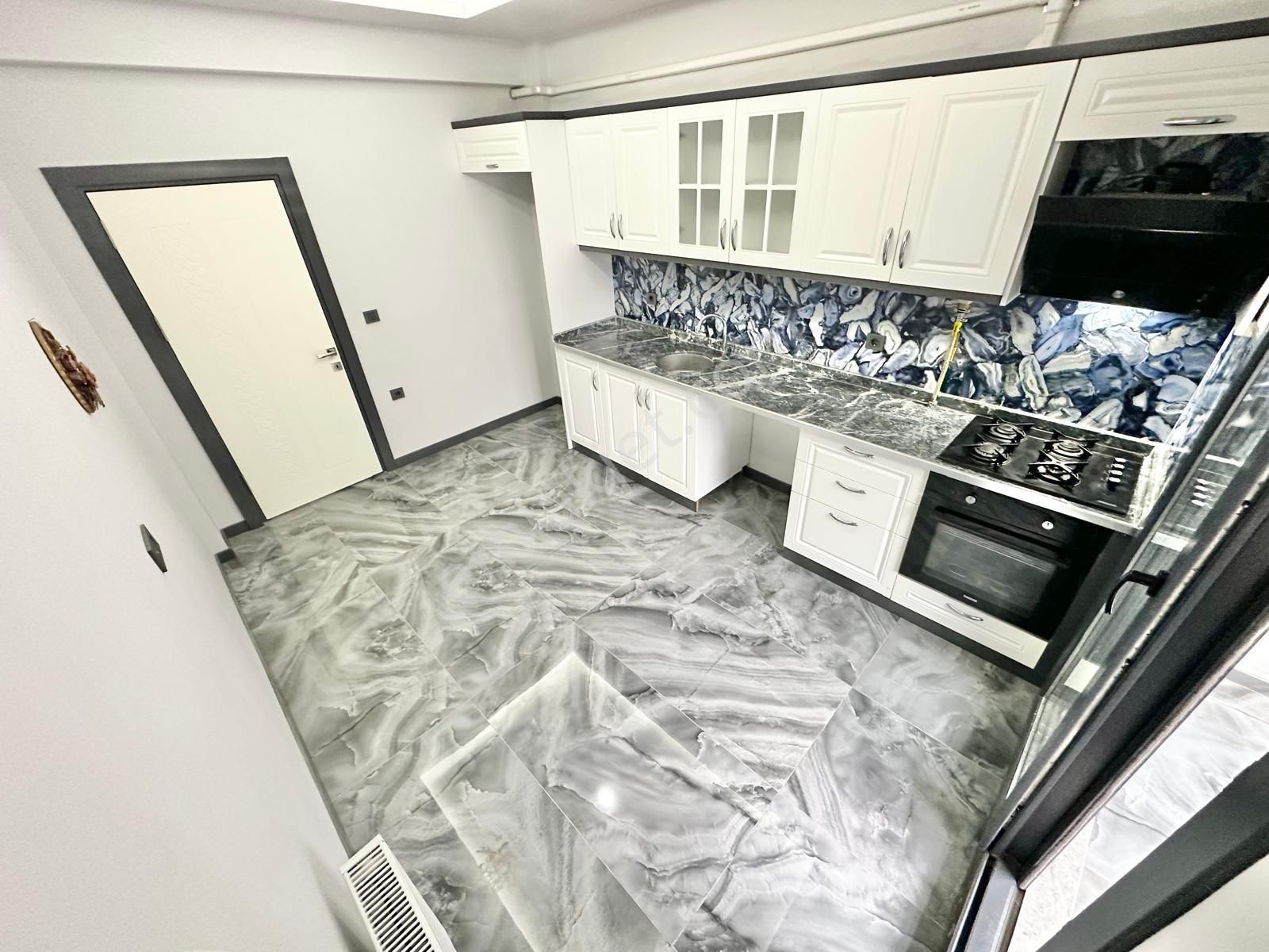 ✅✅alçınar Emlaktan Arakat Öncephe Ayrı Mutfak Sıfır 2+1 Daire✅✅