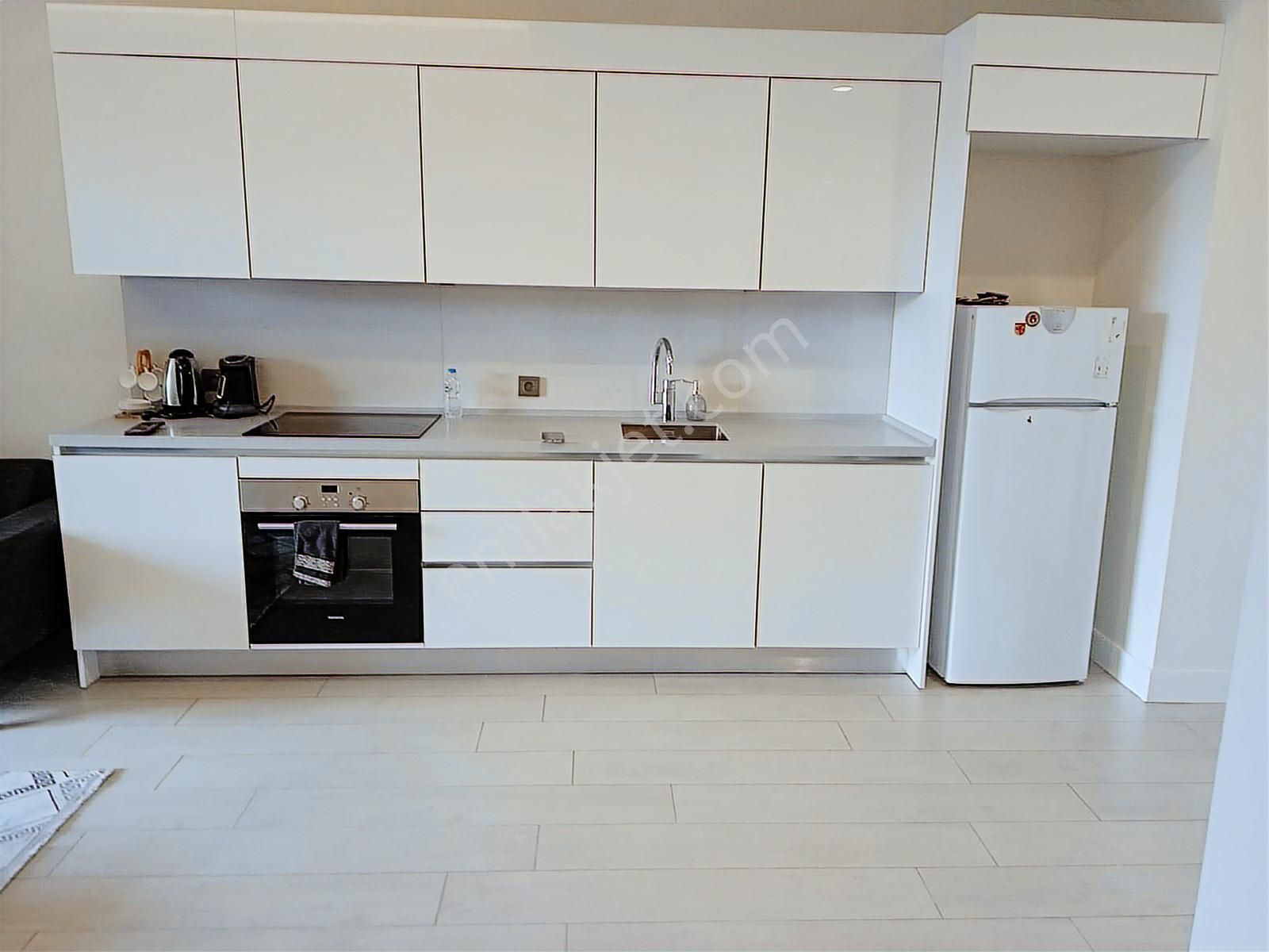 Sinpaş Marina'da Göl Manzaralı 1+1 Mobilyalı Kiralık - Görsel 11