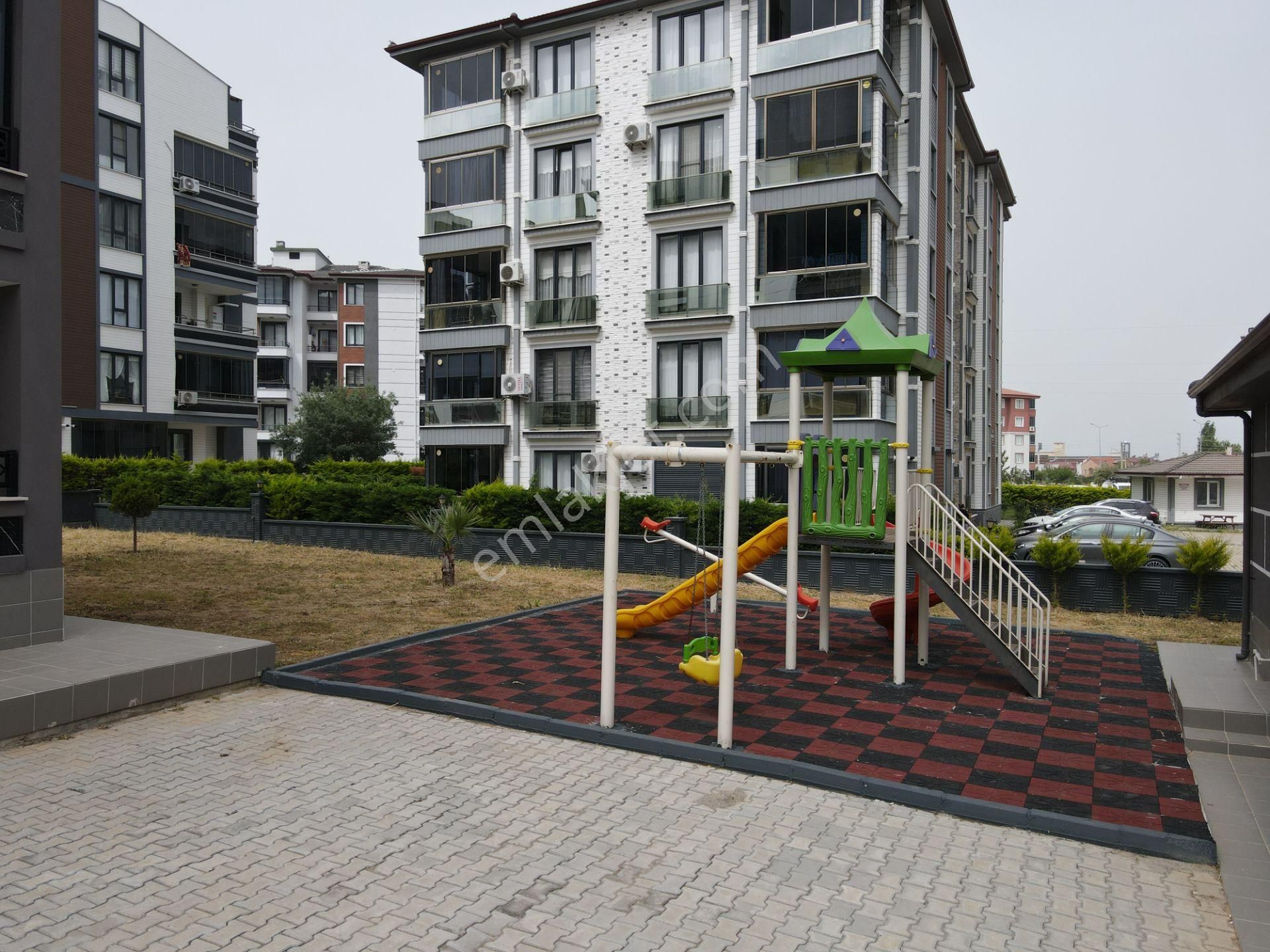 Irmaksudan Burhaniye De Site İçinde Lüks Satılık 3+1 Daire