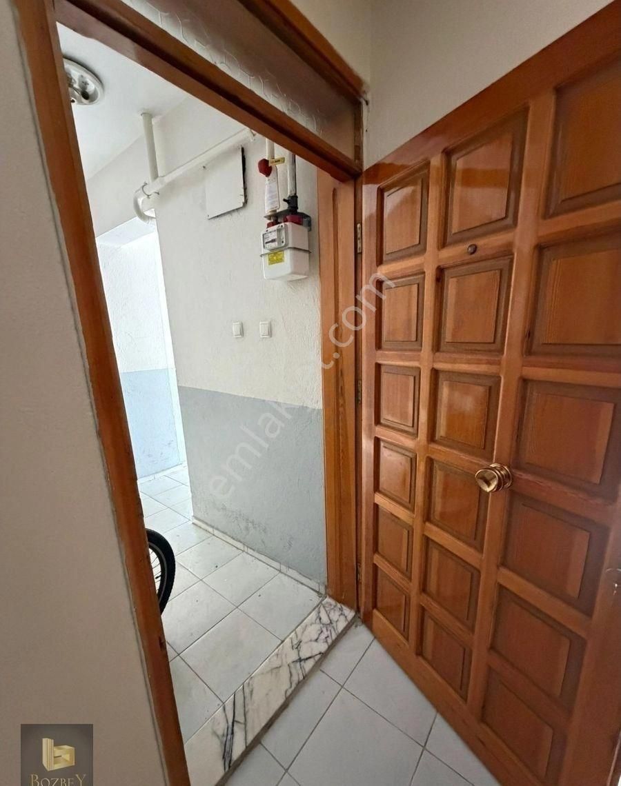 Buca M.kemal Mah. Yüksek Giriş 90 M2 2+1 Doğalgazlı Bahçeli Kiralık Daire