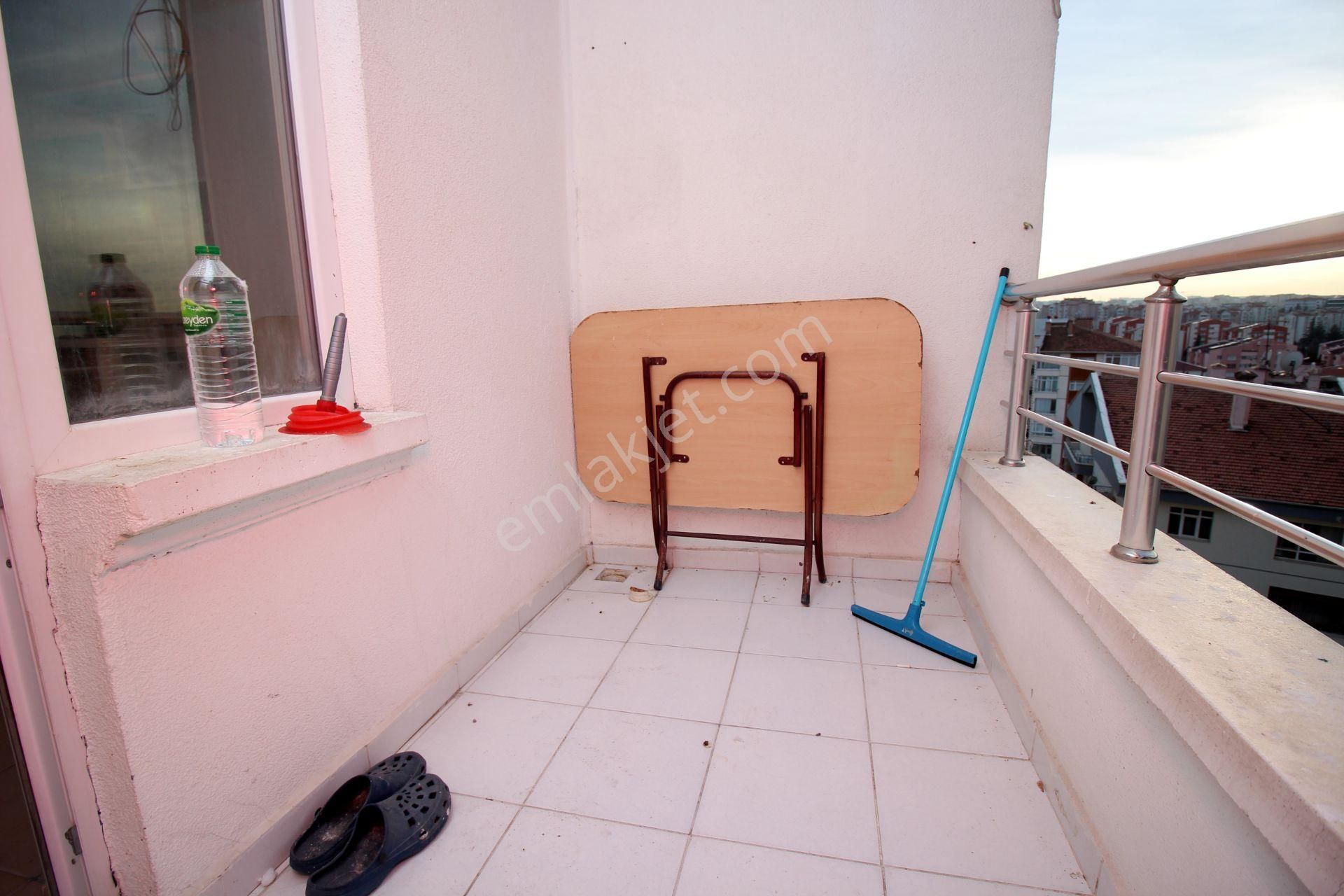 Emre Emlak'tan Topçu Mah'de Asansörlü Manzaralı Yeni Bina 2+1 Kiralık Daire - Görsel 6