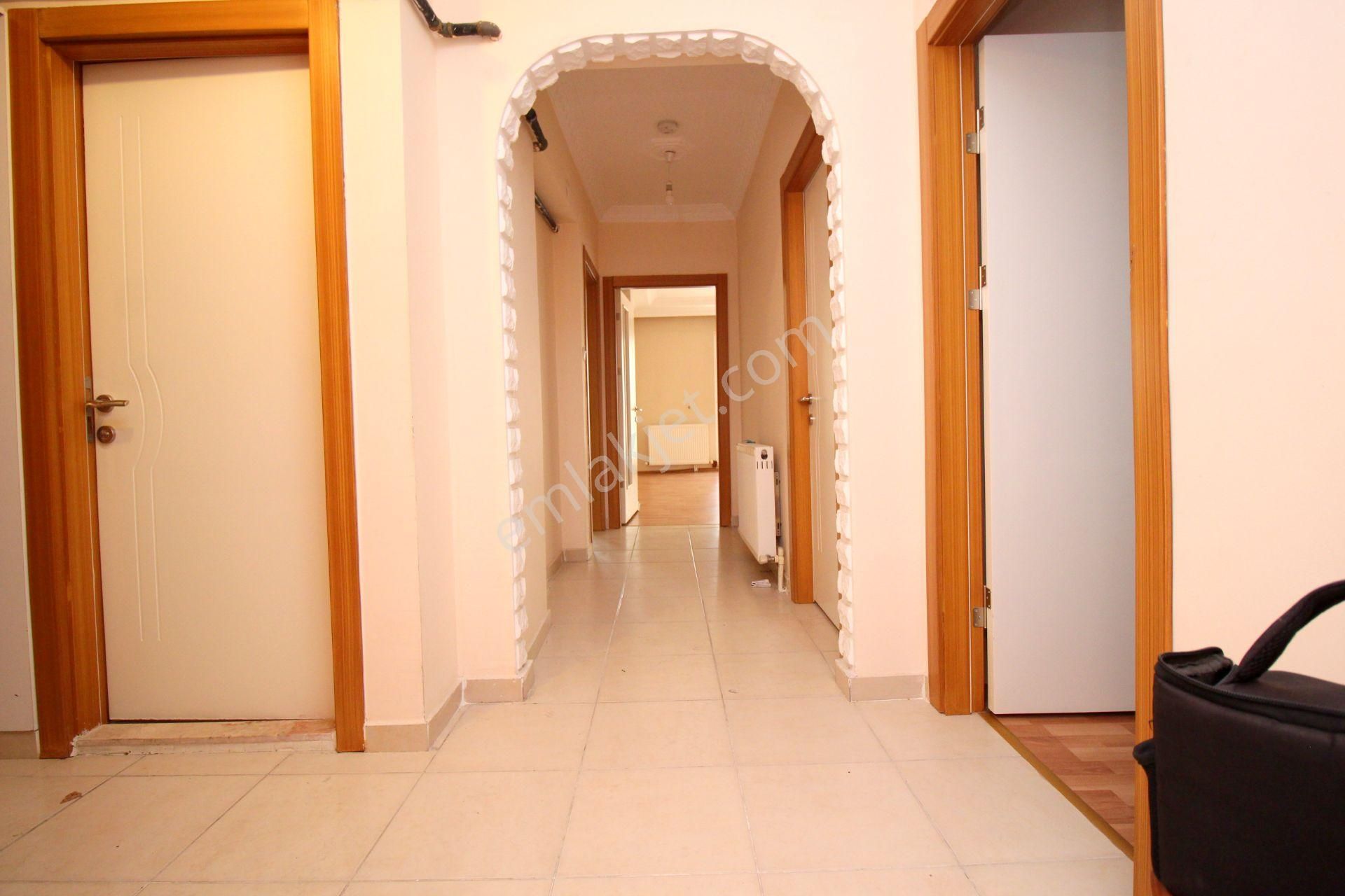 Emre Emlak'tan Topçu Mah'de Asansörlü Manzaralı Yeni Bina 2+1 Kiralık Daire - Görsel 18