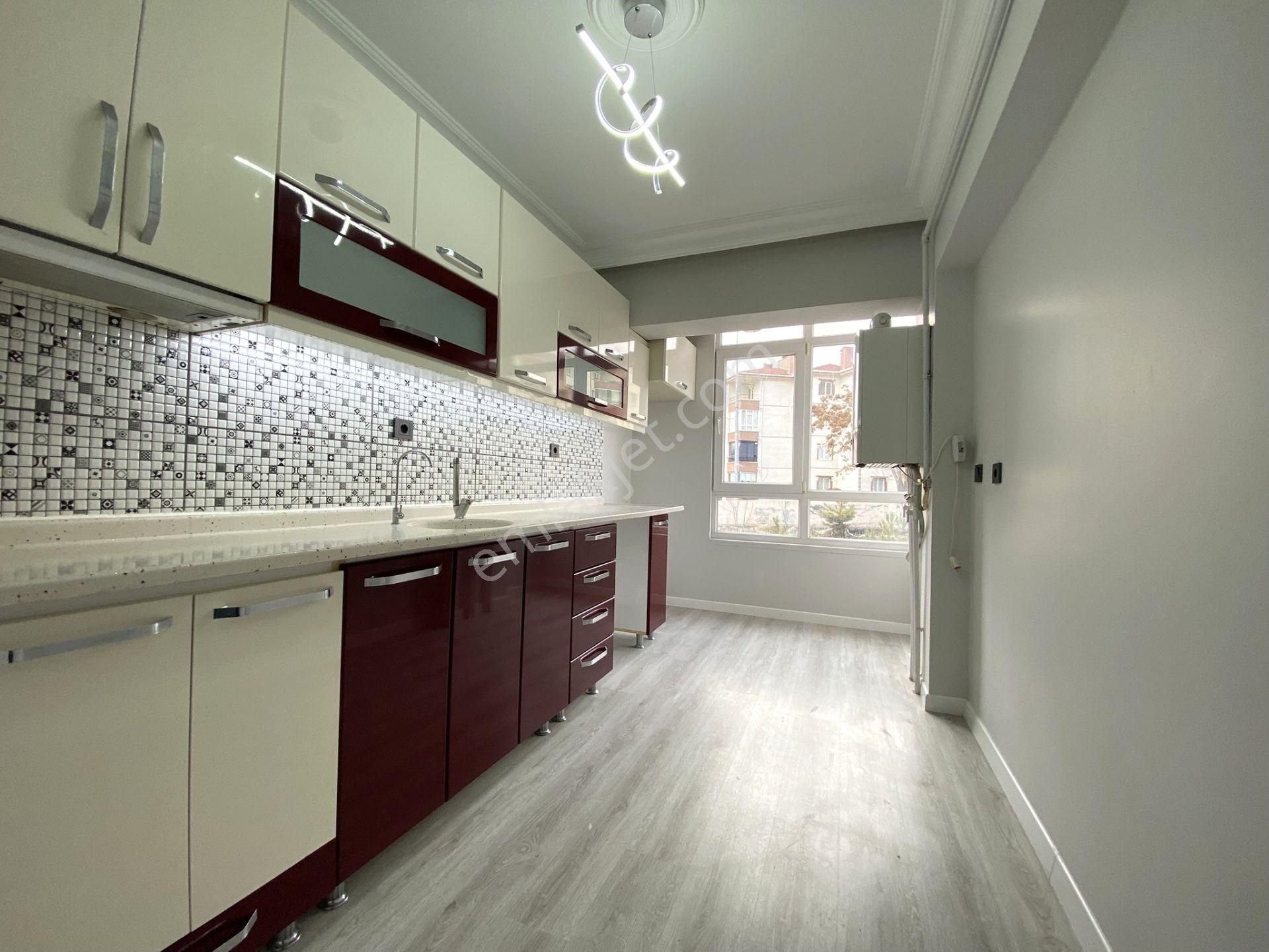 Ufuk Kılıç Emlak'tan Merkezde Isı Yalıtımlı Güney Cephe Ara Kat 3+1 - Görsel 4