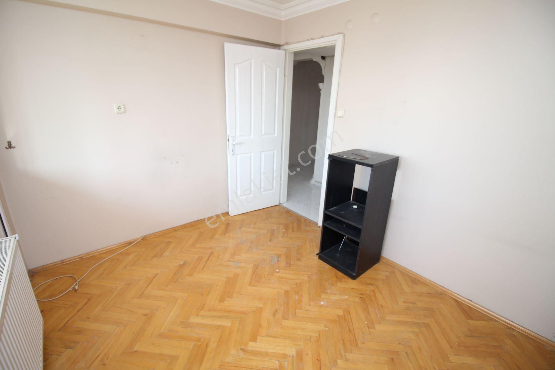 Poligonda Asansörlü Kapalı Otoparklı Cadde Yakını Ara Kat - Görsel 19