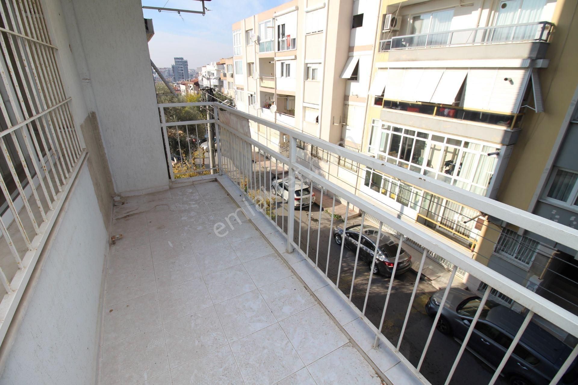 Poligonda Asansörlü Kapalı Otoparklı Cadde Yakını Ara Kat - Görsel 7