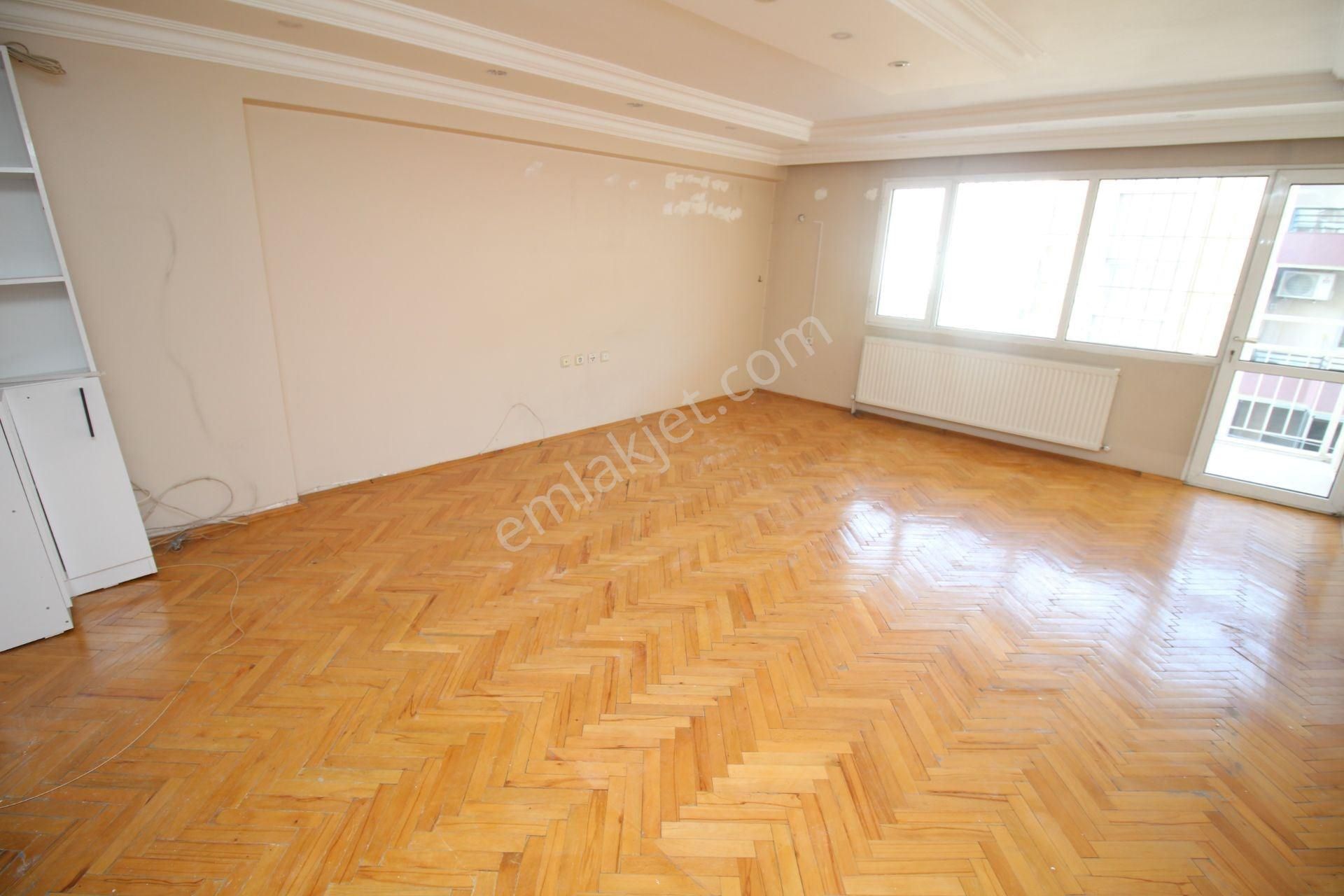 Poligonda Asansörlü Kapalı Otoparklı Cadde Yakını Ara Kat - Görsel 6