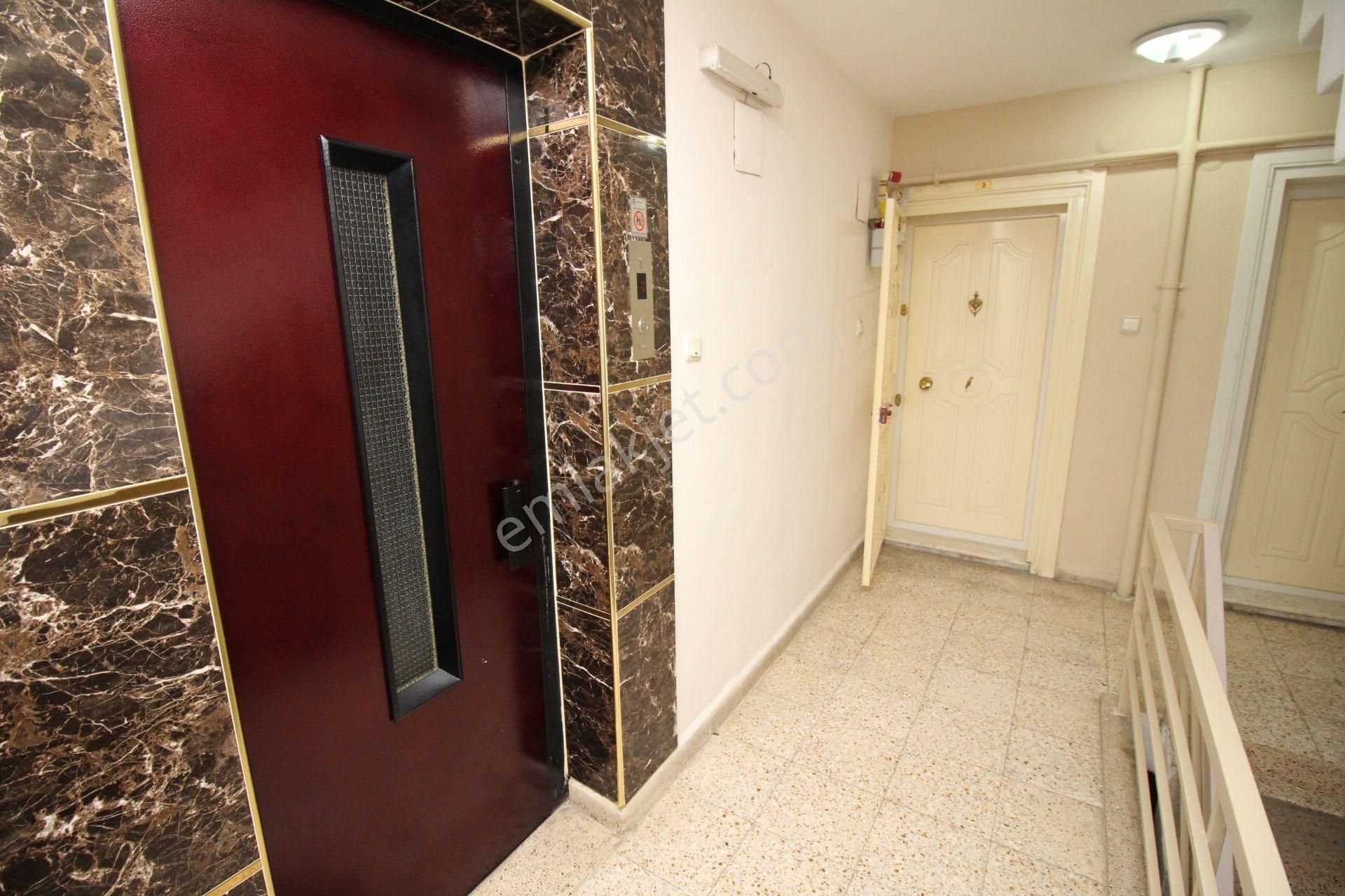 Poligonda Asansörlü Kapalı Otoparklı Cadde Yakını Ara Kat - Görsel 33