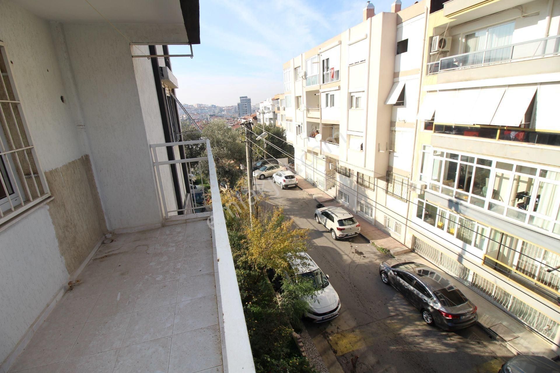 Poligonda Asansörlü Kapalı Otoparklı Cadde Yakını Ara Kat - Görsel 8