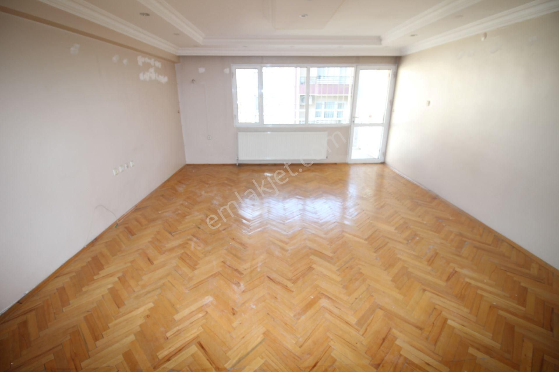 Poligonda Asansörlü Kapalı Otoparklı Cadde Yakını Ara Kat