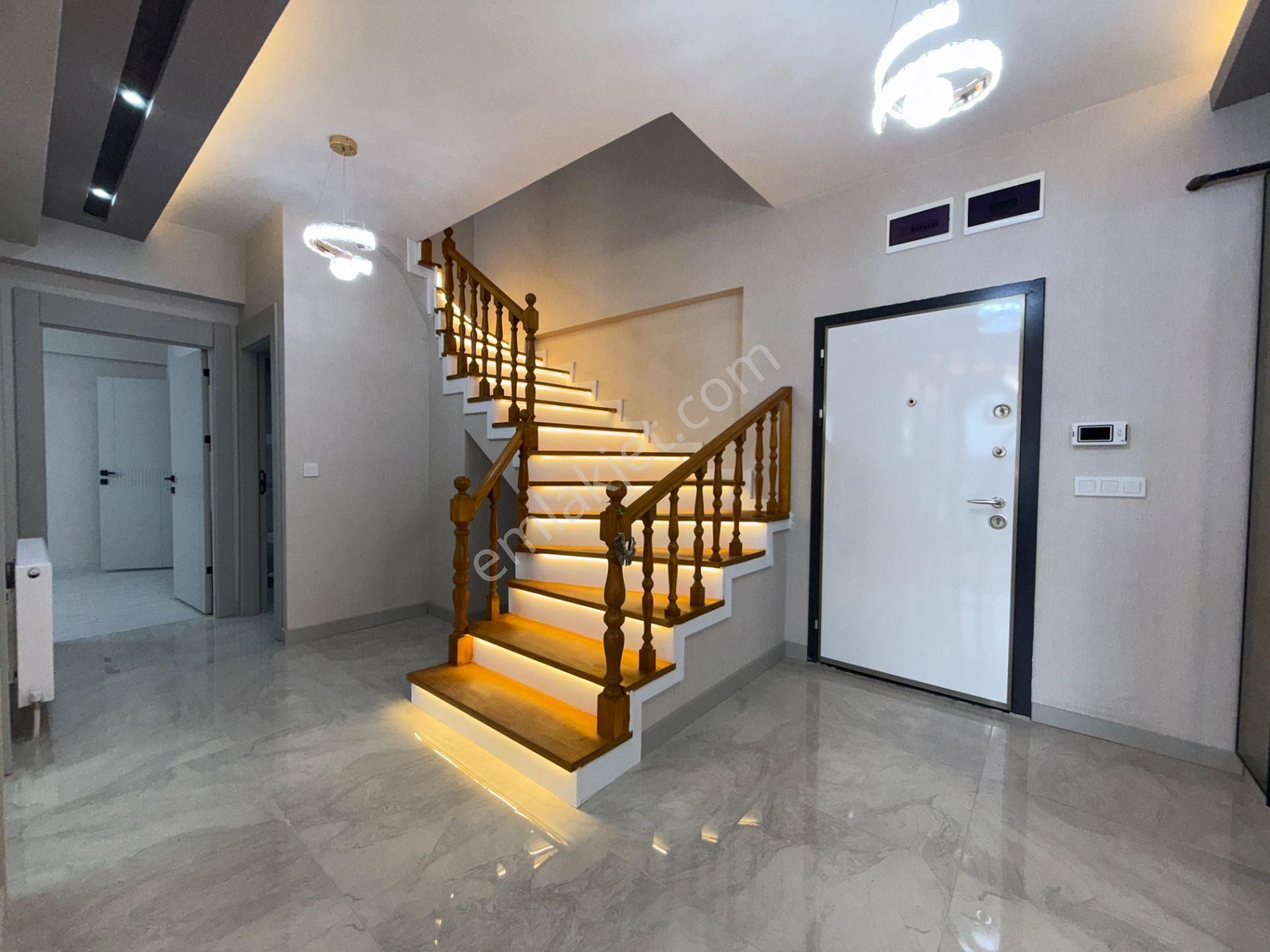 Pursaklar Ufuk Kılıç Emlak'tan Özel Tasarımlı K.otoparklı 5+2 Sıfır Dubleks - Görsel 16