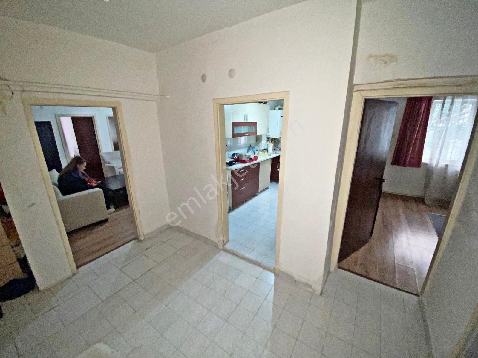 3+1 Aşağıeğlence Merkezde Eşyalı Kiralık Müstakil Bahçeli - Görsel 24