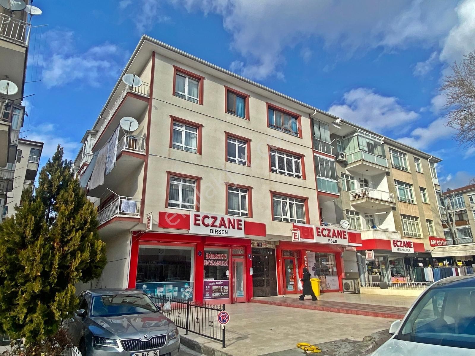 3+1 Aşağıeğlence Merkezde Eşyalı Kiralık Müstakil Bahçeli
