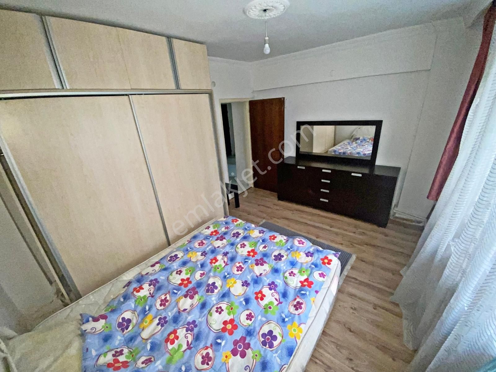 3+1 Aşağıeğlence Merkezde Eşyalı Kiralık Müstakil Bahçeli - Görsel 30