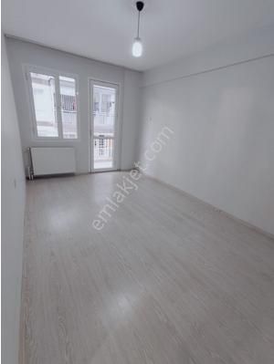 Bayraklı Postacılar Mahallesinde 3+1 Kiralık Daire - Görsel 14