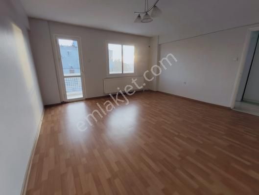 Bayraklı Postacılar Mahallesinde 3+1 Kiralık Daire - Görsel 3