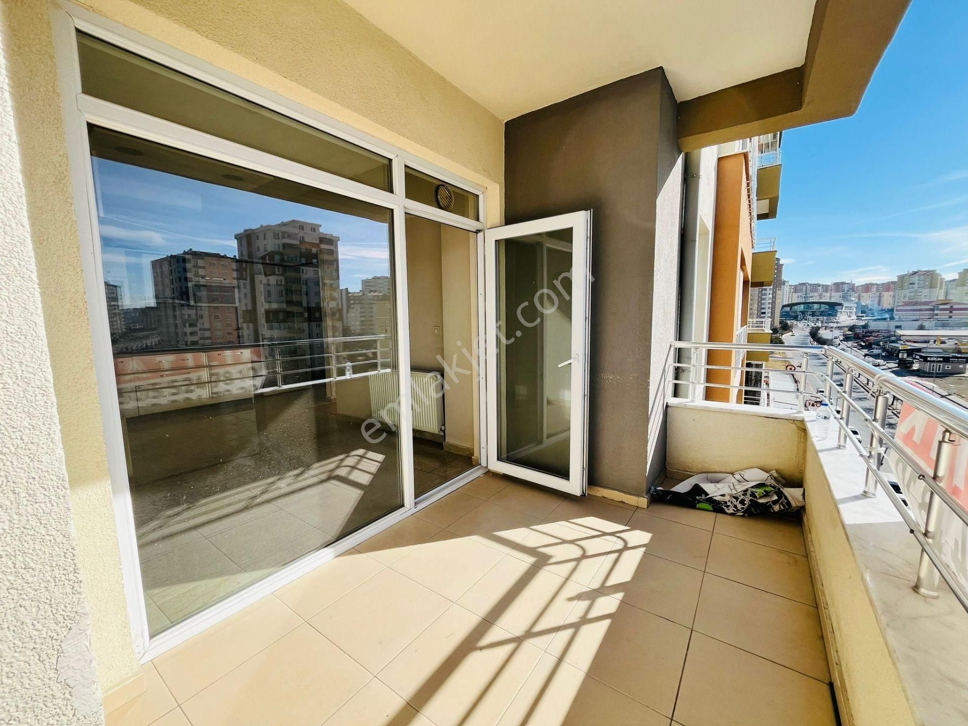 İldem'de Satılık Cadde Cepheli 3+1 Daire (135m²) - Görsel 4