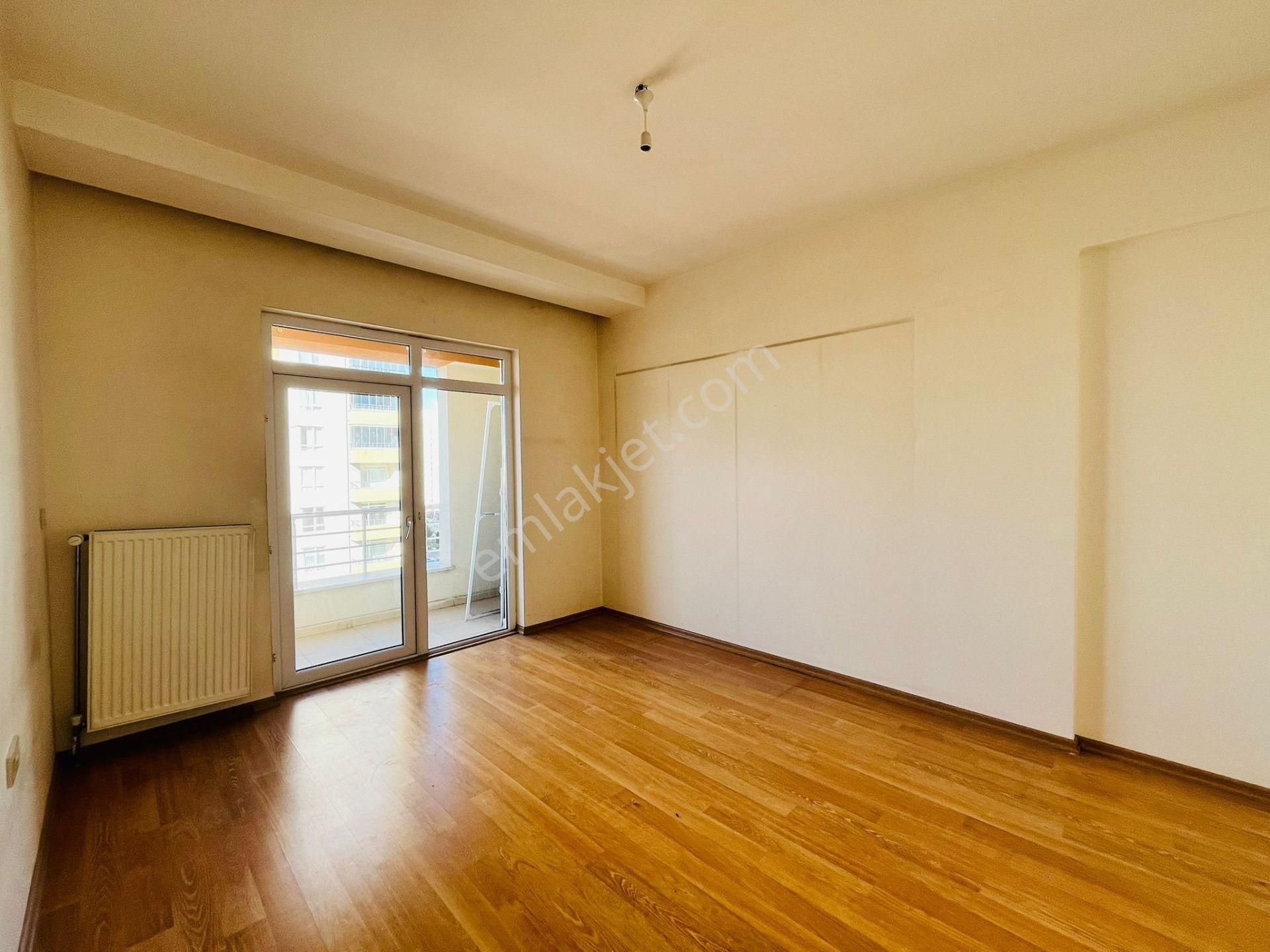 İldem'de Satılık Cadde Cepheli 3+1 Daire (135m²) - Görsel 6
