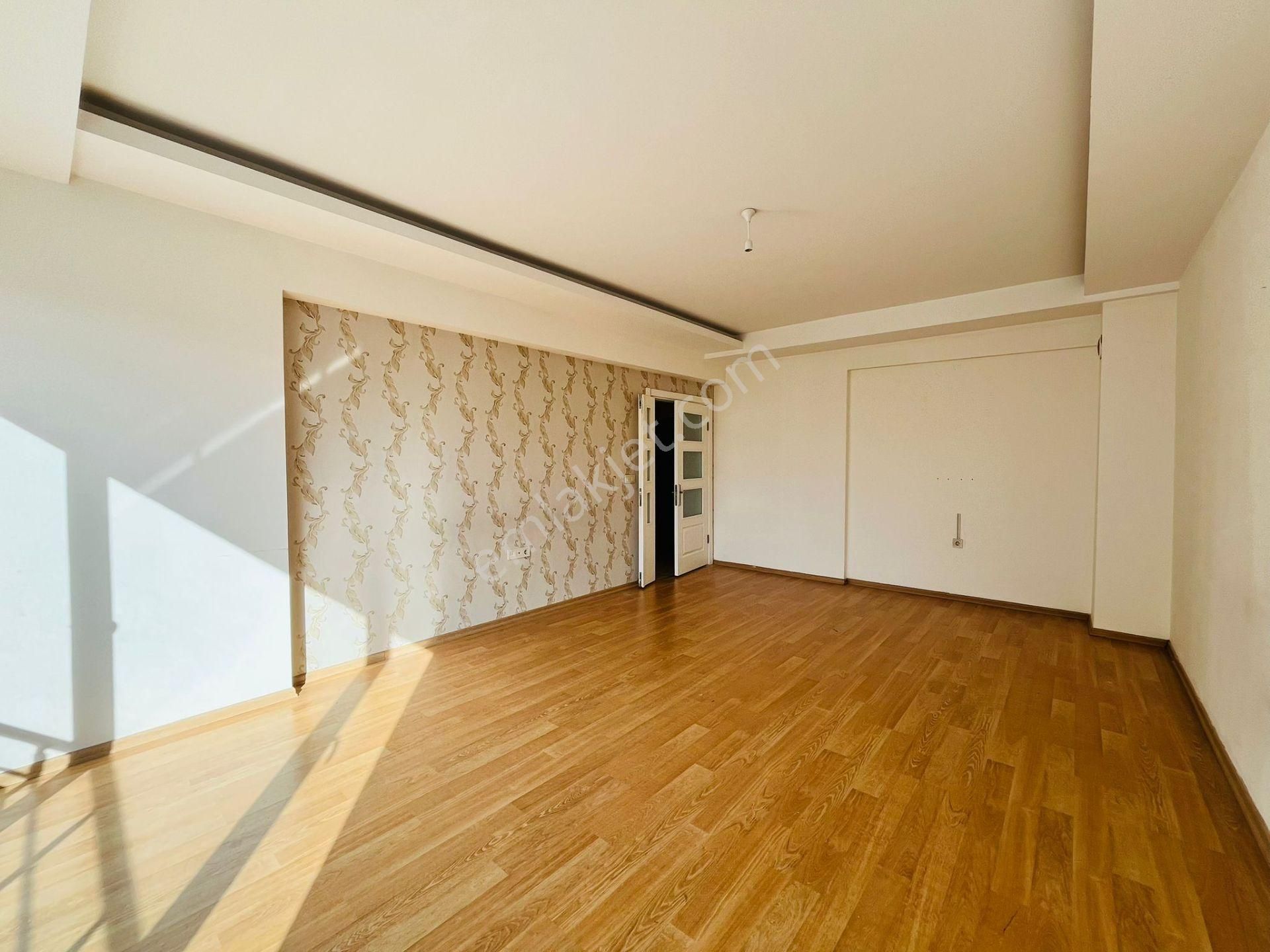 İldem'de Satılık Cadde Cepheli 3+1 Daire (135m²) - Görsel 11
