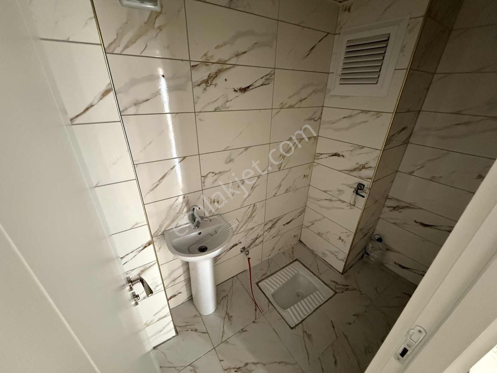 Hüsnü Karakaş Mah Dogalgazlı 3+1 130m2 - Görsel 8