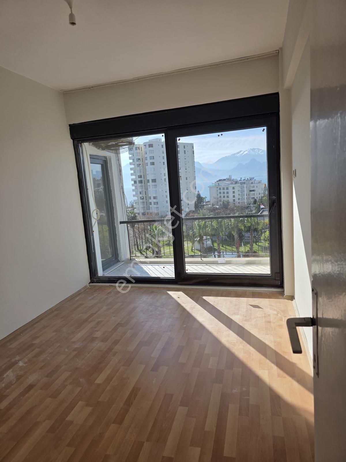 Muratpaşa'da Deniz Manzaralı Kiralık Daire - Görsel 5