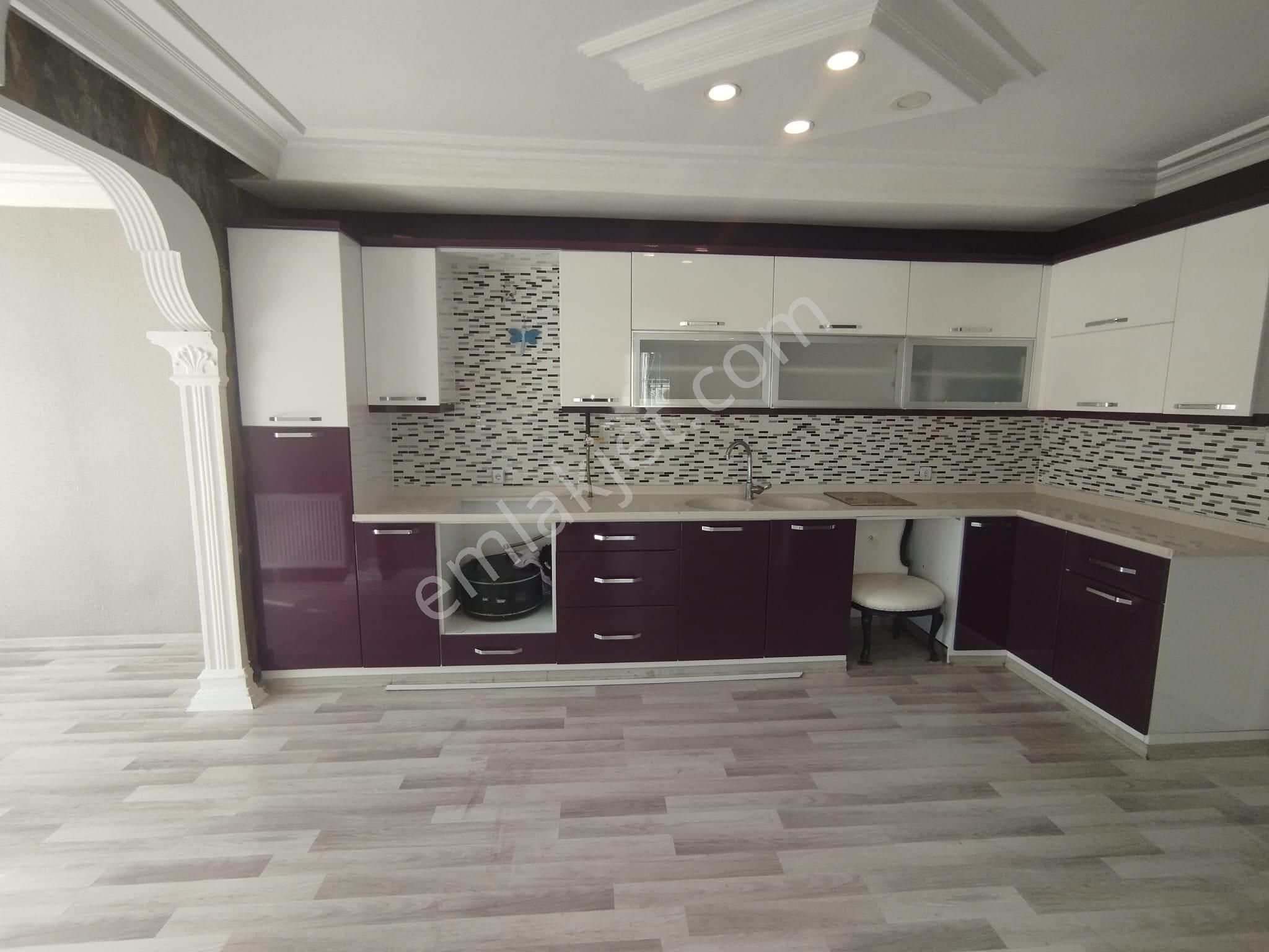 A.türkeş Bulvarına Yakın Huzurevlerinde 3+1 Geniş Oturumlu Ekstralı Daire