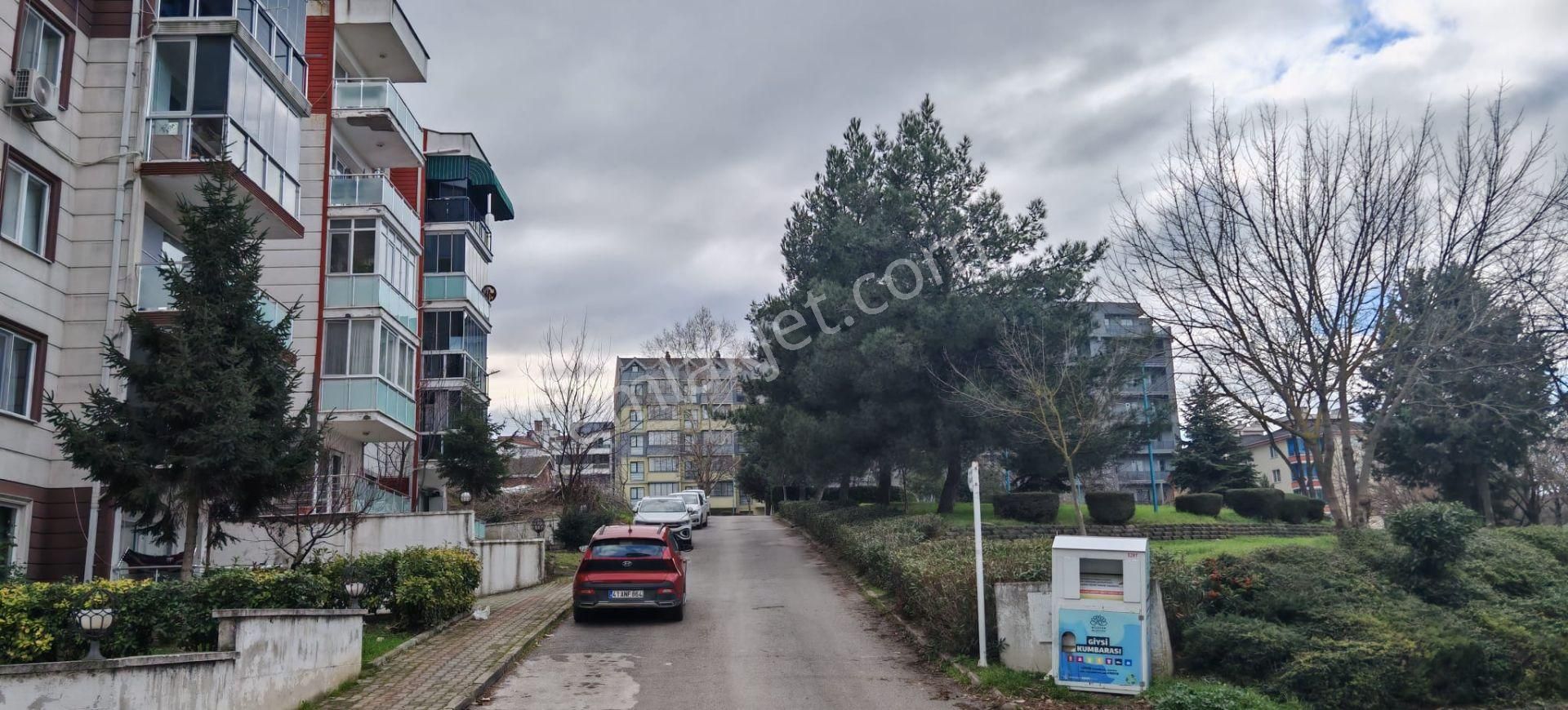 Remax Advantage'dan Park Ve Cadde Yanında Sıte Içı 2+1