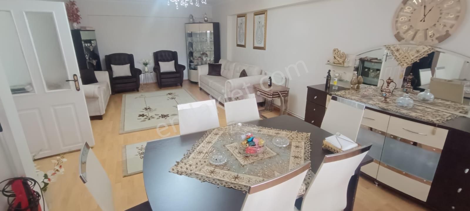 Baki Den Ziraat Bank Yakını Ana Cadde Yanı Kose Bası Ara Kat 3+1