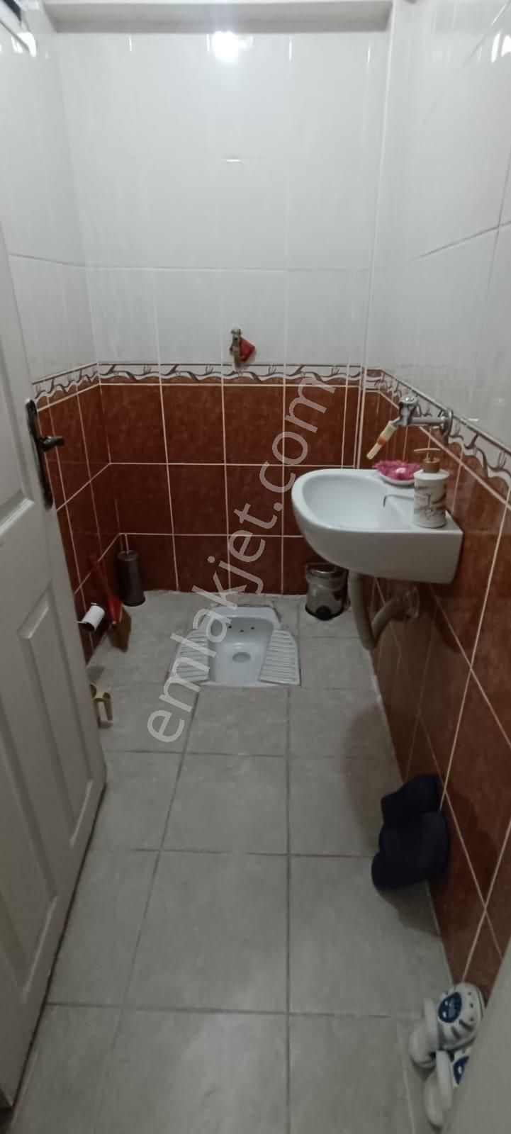 Baki Den Ziraat Bank Yakını Ana Cadde Yanı Kose Bası Ara Kat 3+1 - Görsel 33