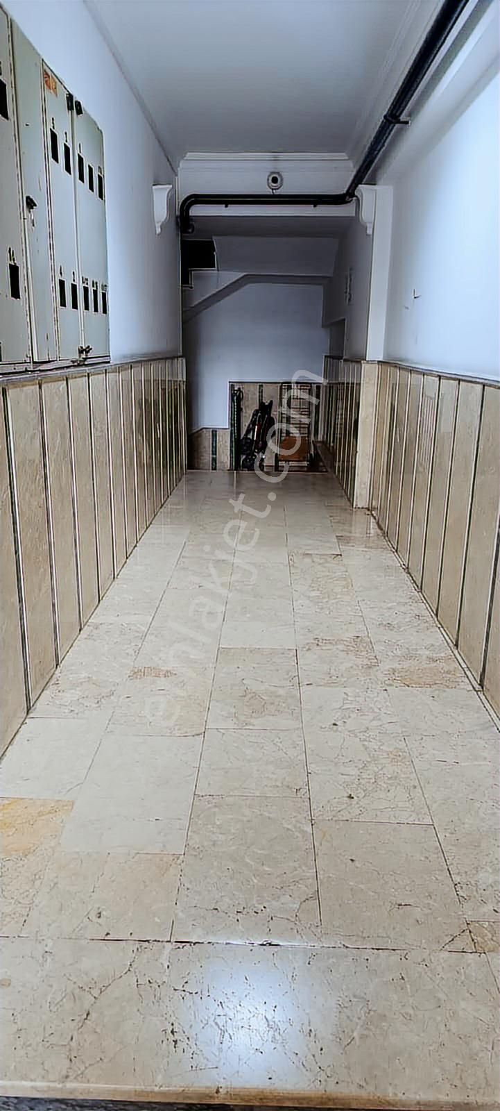 Baki Den Ziraat Bank Yakını Ana Cadde Yanı Kose Bası Ara Kat 3+1 - Görsel 11