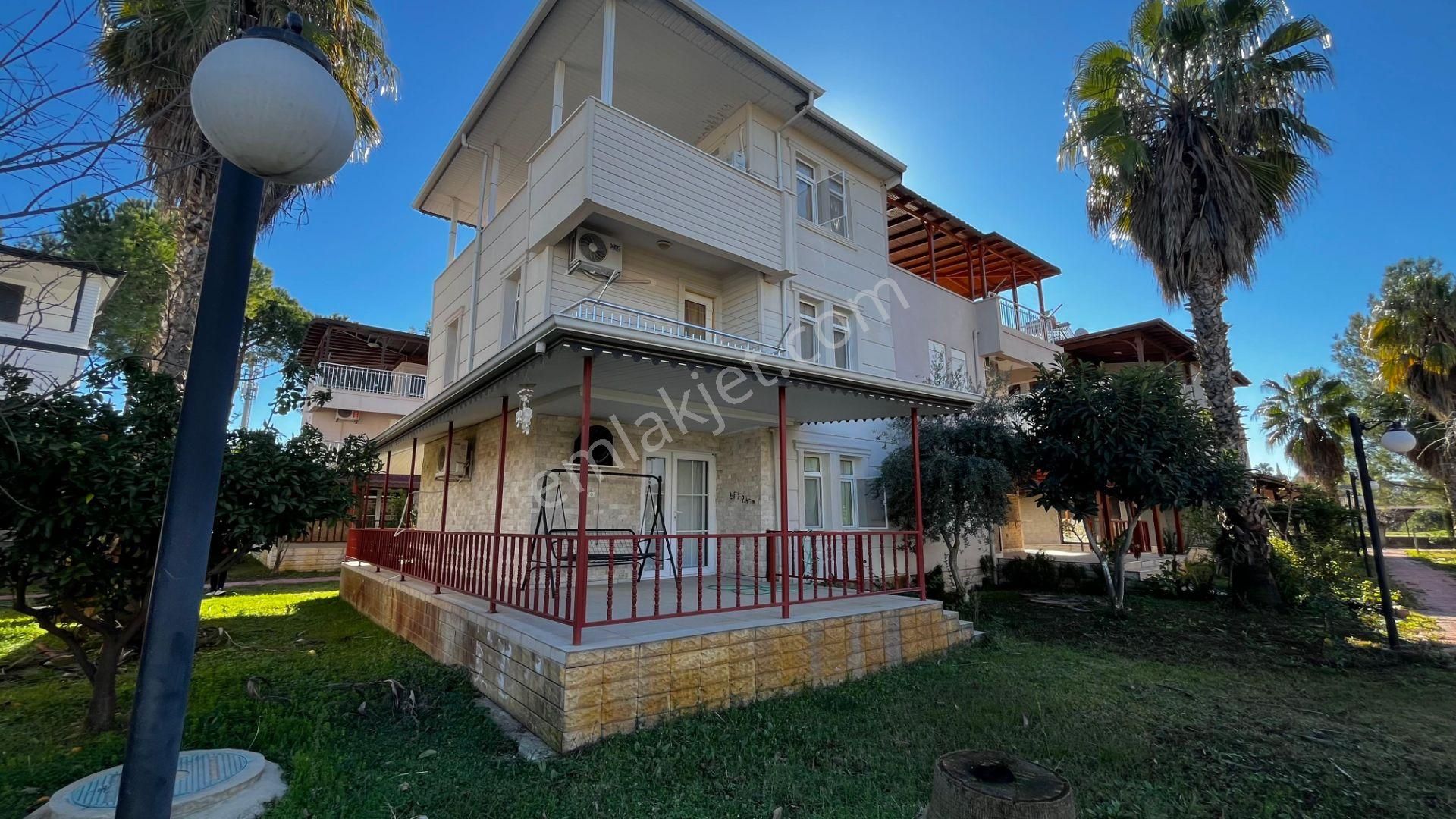 Antalya Belek'te Müstakil 4+1 Satılık Villa